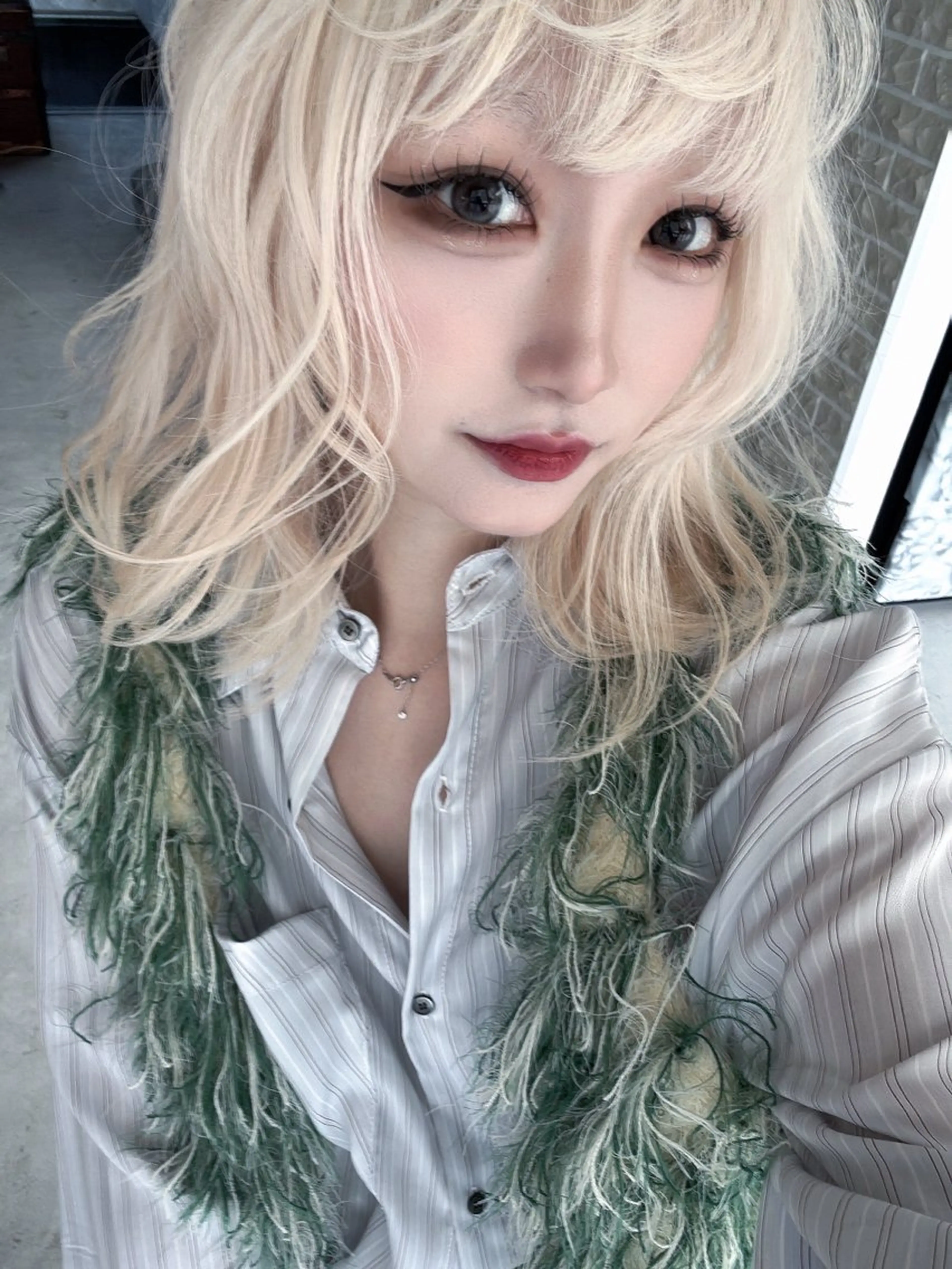 セミロング カラー PELE アネックス梅田茶屋町店所属・PELE ハイトーン RIMUのヘアスタイル