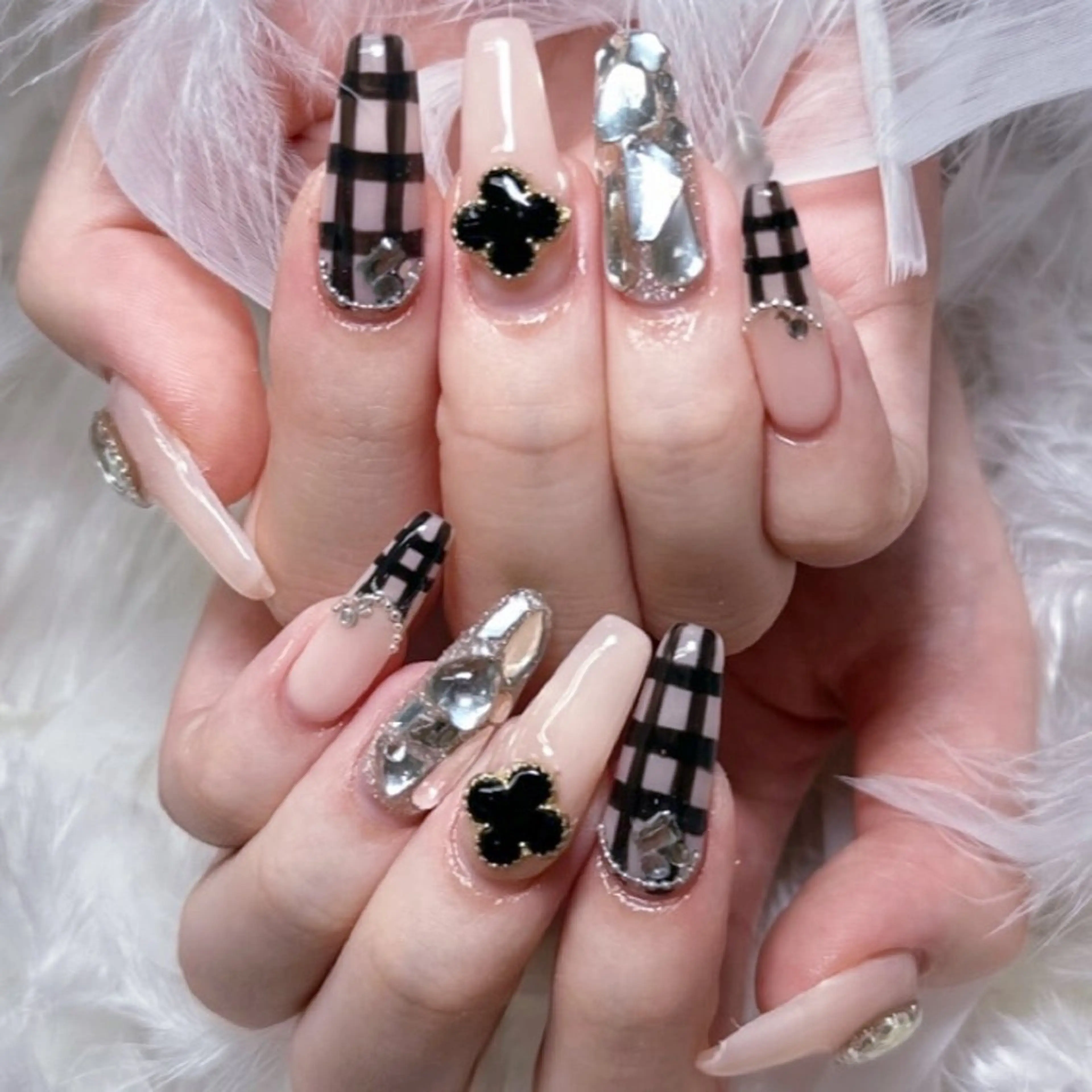 ネイル Hana 🎗のネイルデザイン