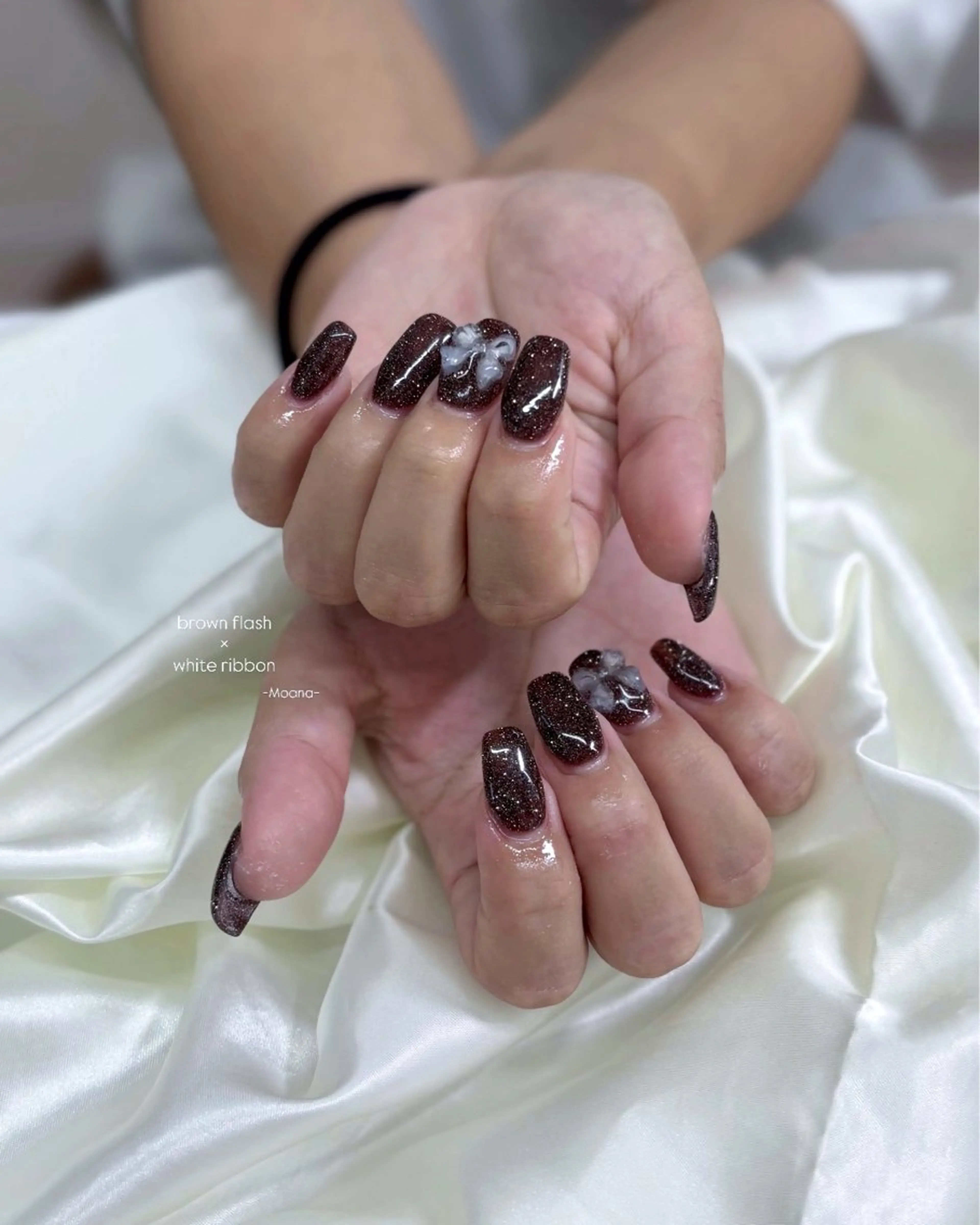 ネイル ブラウン フラッシュネイル ラメ(グリッター) ワンカラーネイル リボン ハンドネイル Moana nail Hiyoriのネイルデザイン