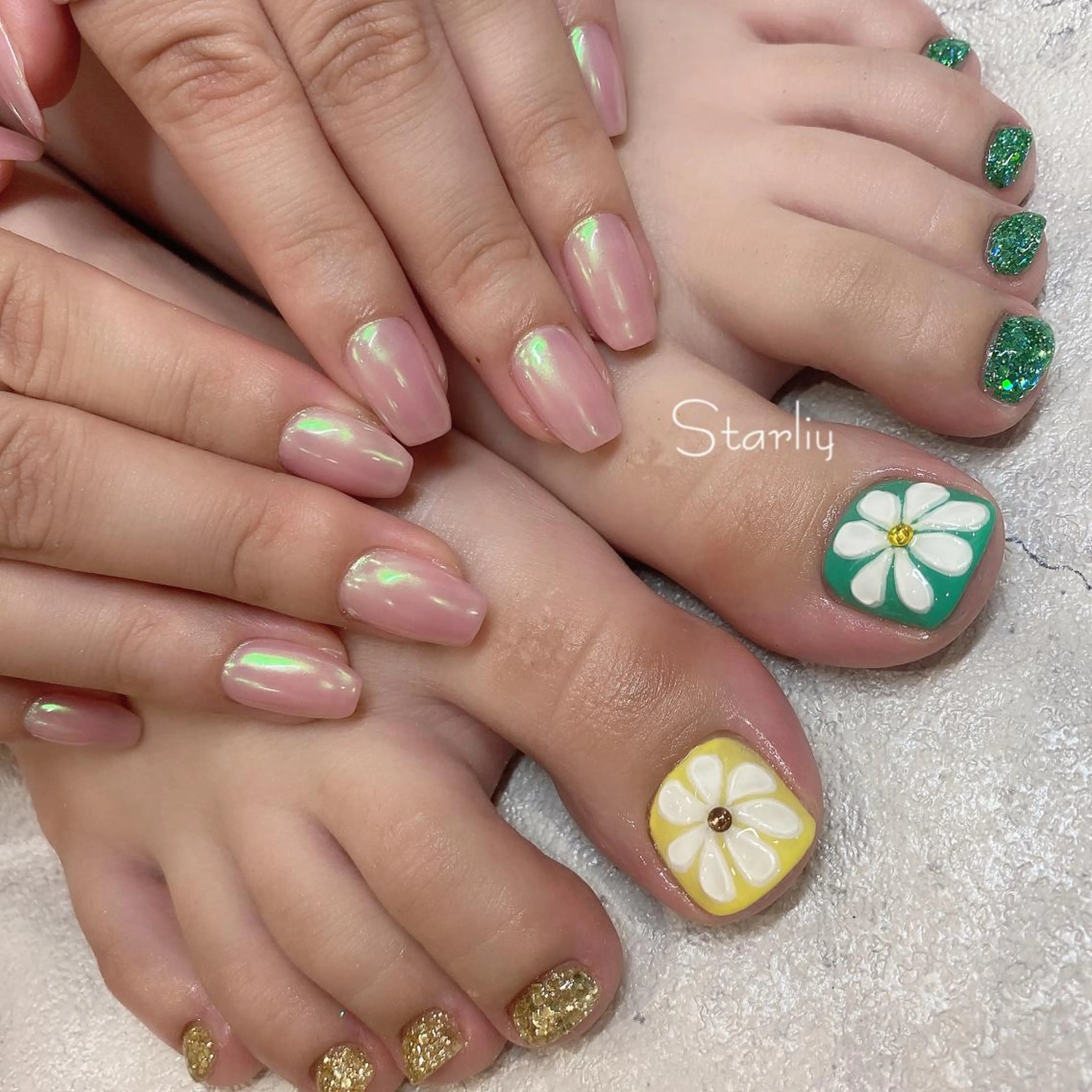 ネイル フットネイル Starliy所属・~Starliy~ 三重県津市のネイルデザイン