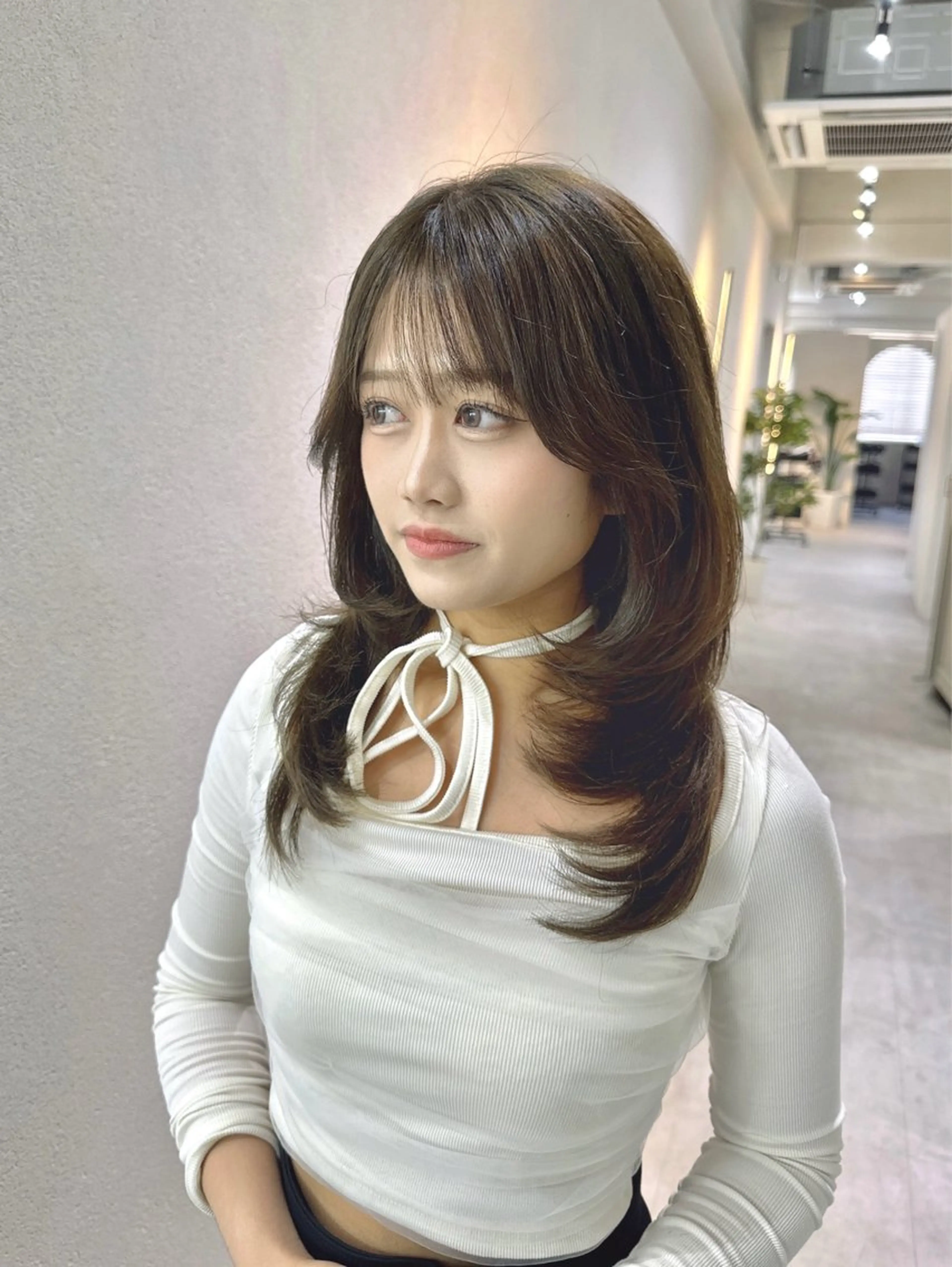 ミディアム カット 韓国レイヤー透明感 カラーヨウスケのヘアスタイル
