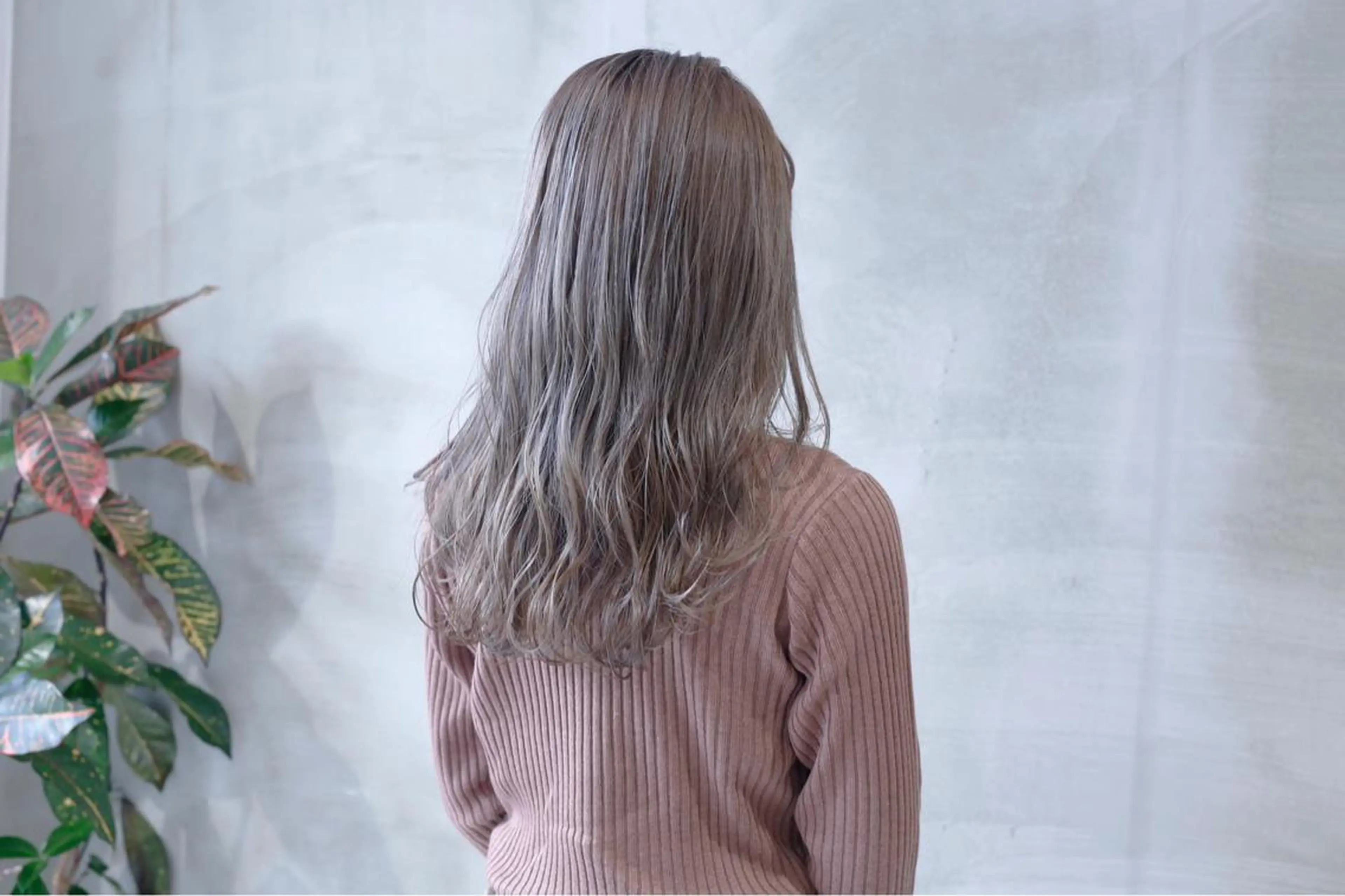 ロング カラー 鈴木 美紅のヘアスタイル