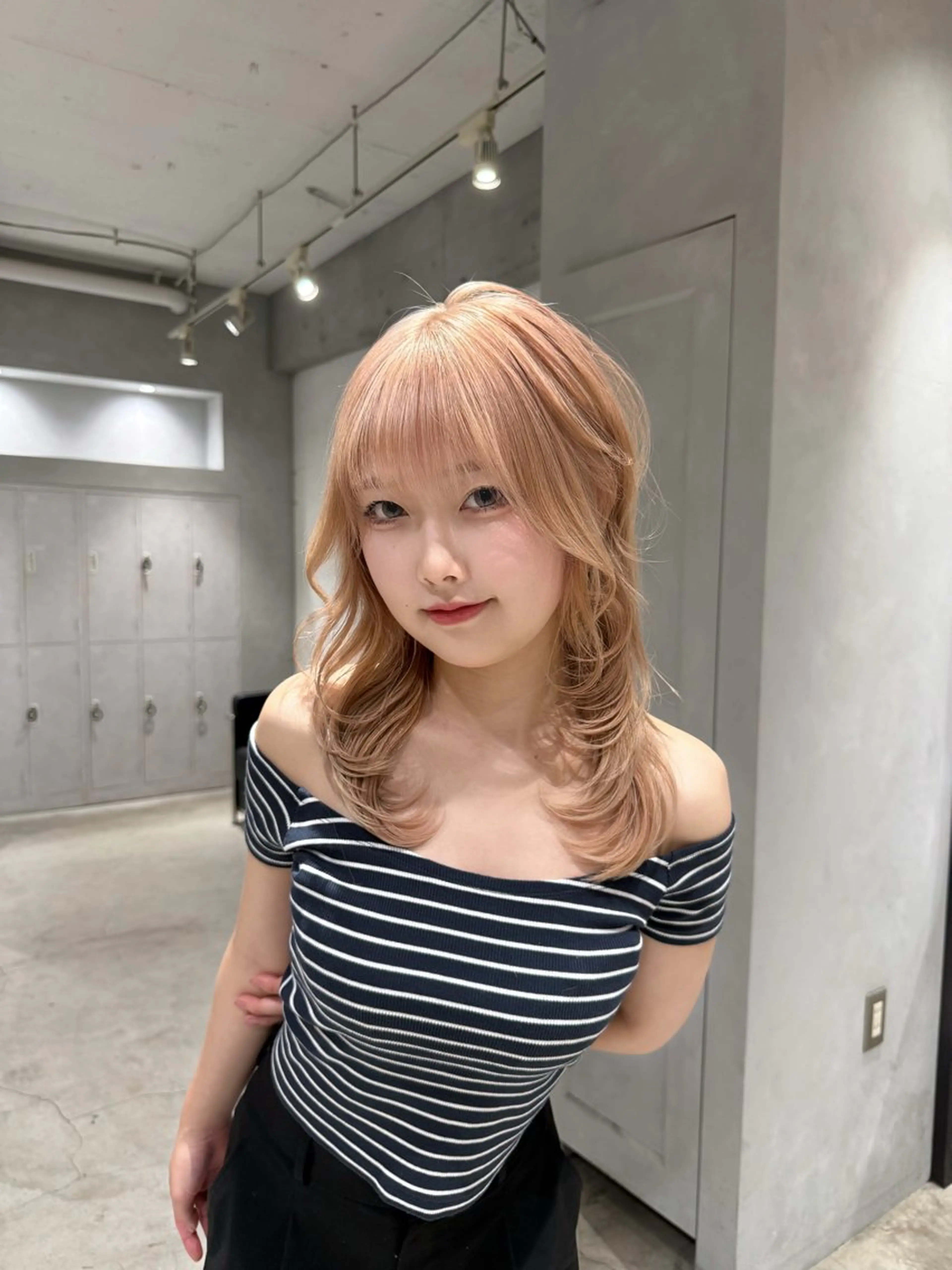 ミディアム あんな🦋レイヤー カット/透明感カラーのヘアスタイル