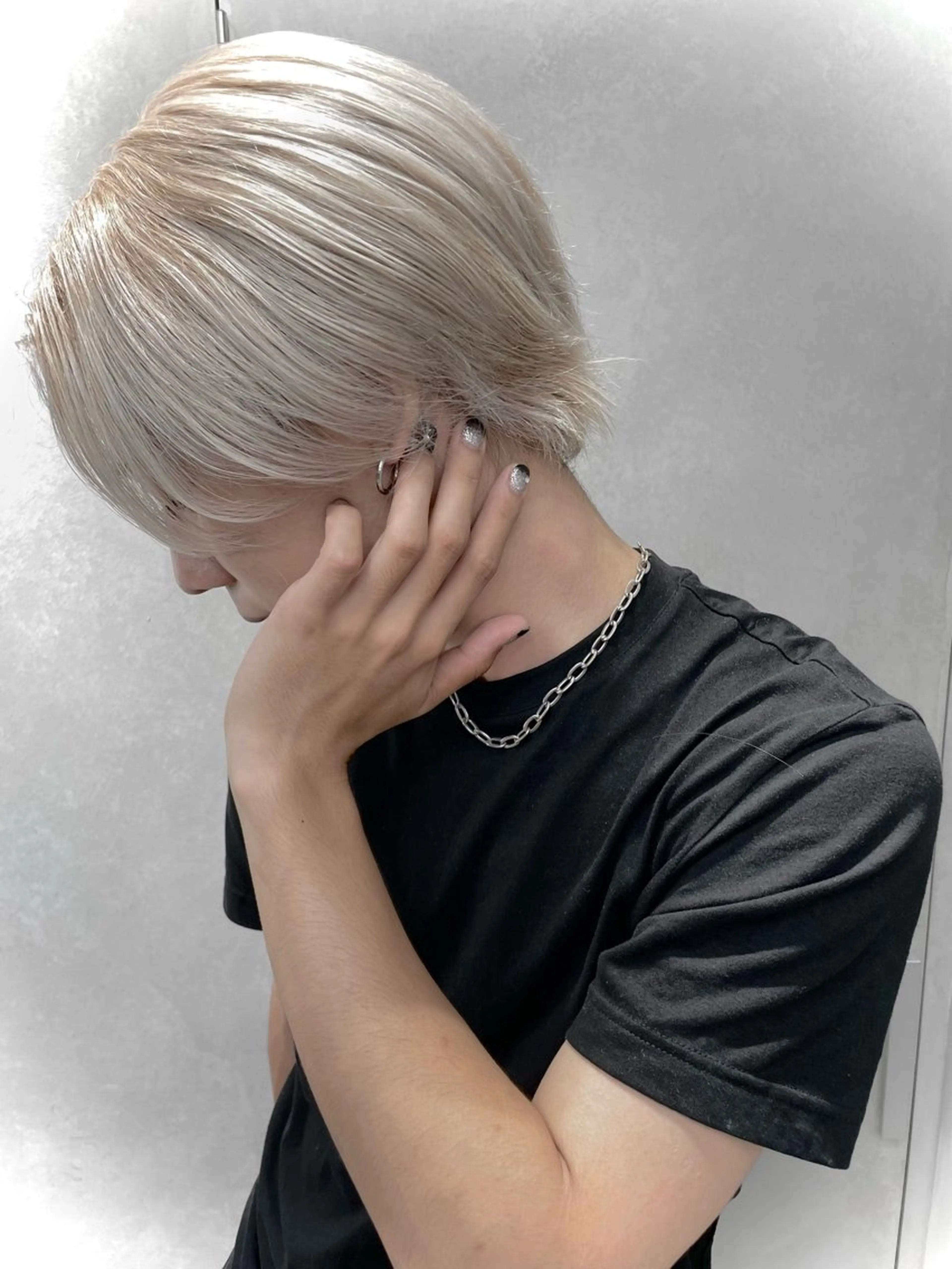 ショート カラー ベージュカラー デザインカラー ミルクティーベージュ ヘアカラー 表参道/ハイライト リタッチ/縮毛矯正のヘアスタイル