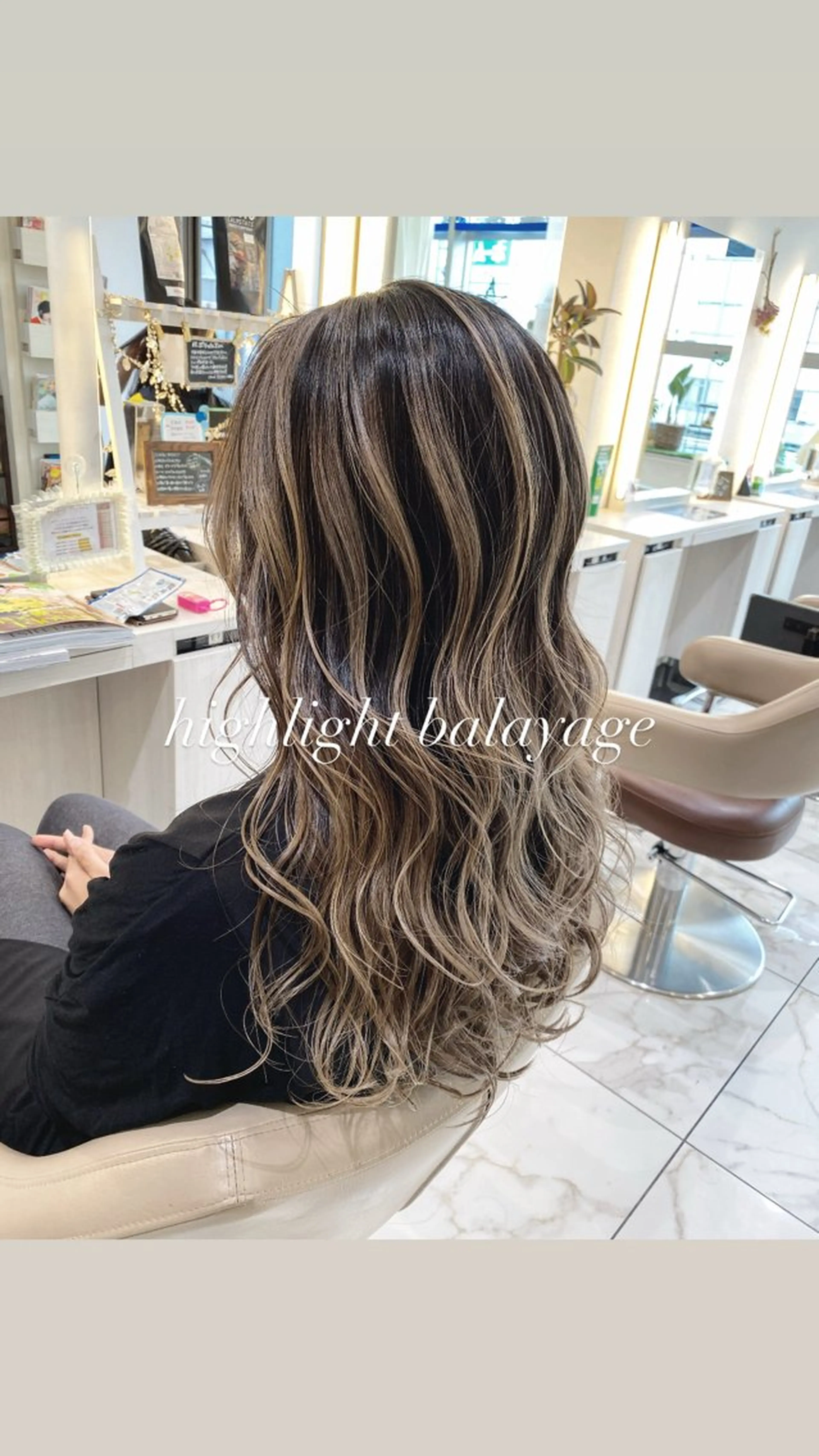 ロング カラー バレイヤージュ ベージュカラー 透明感カラー グレージュ ハイライトカラー ヘアカラー トリートメント 澤田 隆誠のヘアスタイル