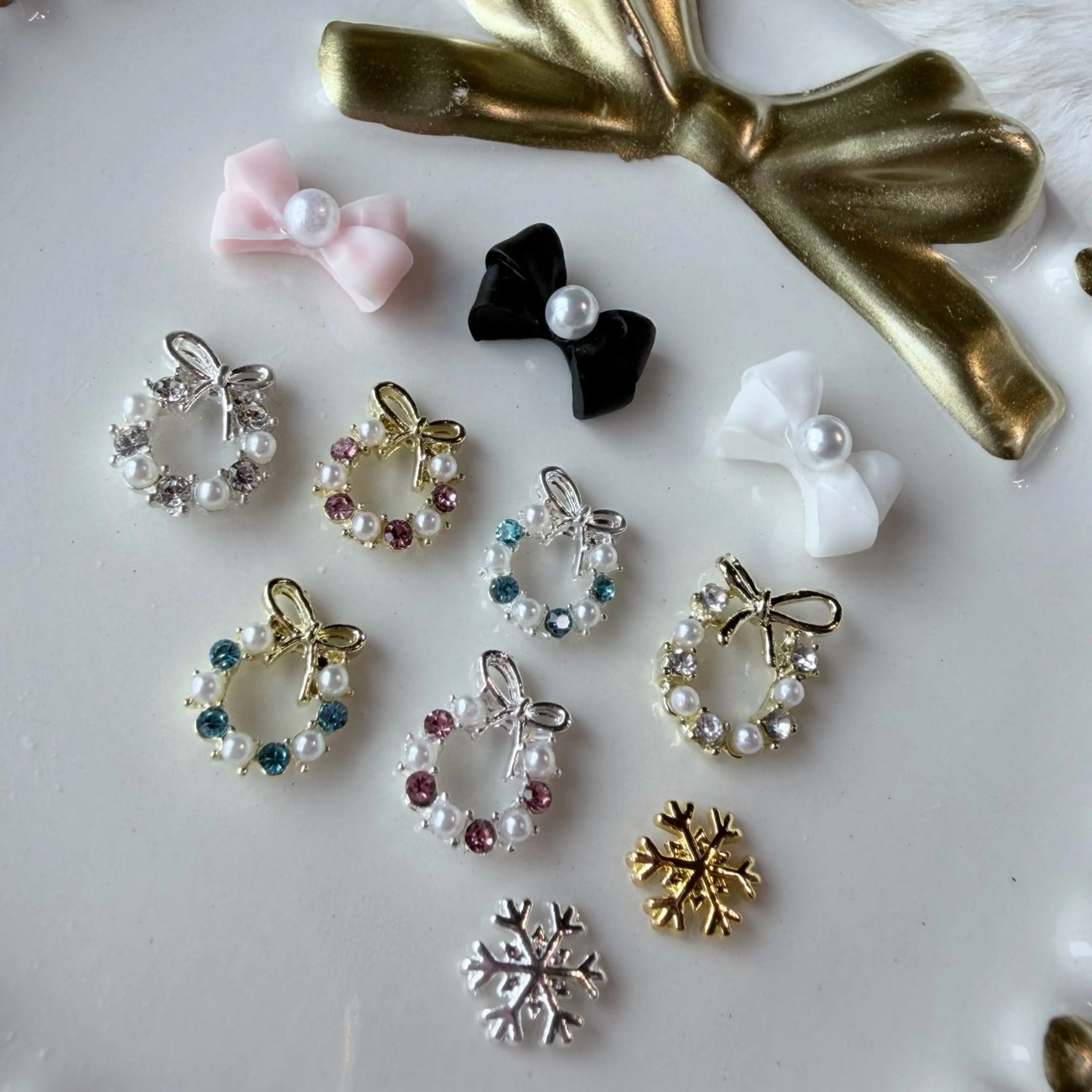 ネイル 冬ネイル クリスマス ハンドネイル nail salon e'mu💐のネイルデザイン