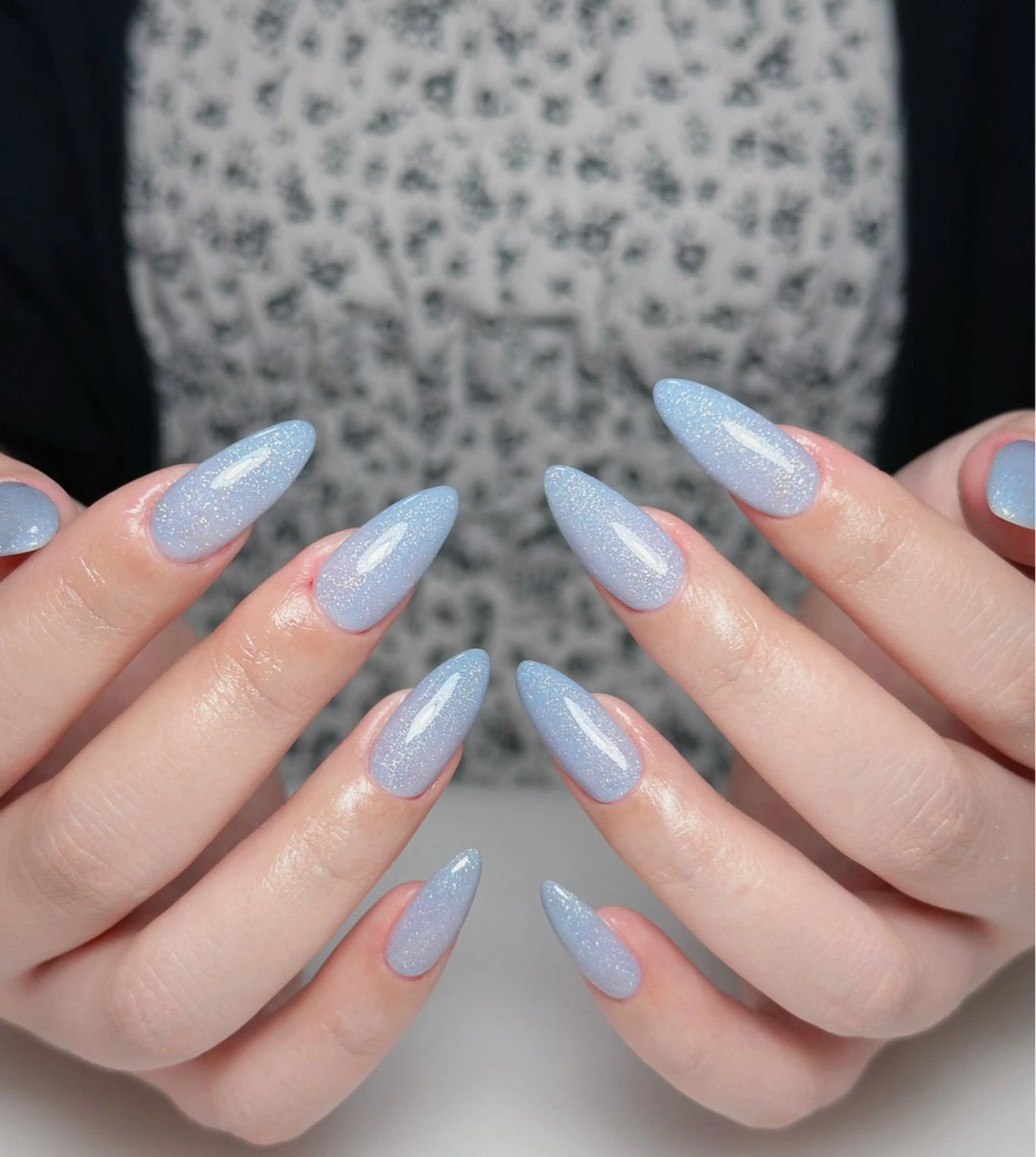 ネイル オーロラネイル 長さ出し フットネイル 韓国ネイル ラメ(グリッター) ハンドネイル 👍thumbs up nail👍のネイルデザイン