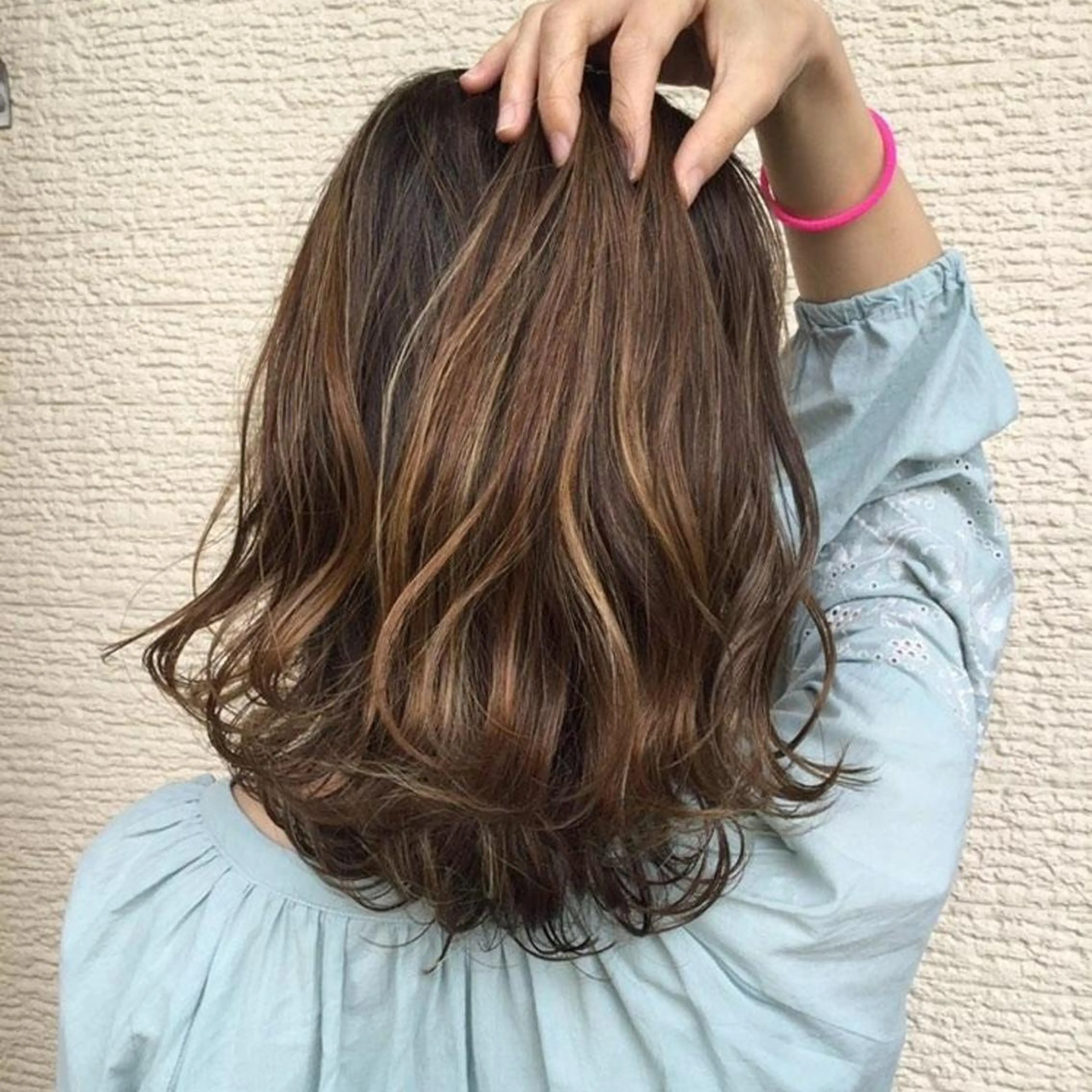 カラー ブリーチ/ヘアケア/ 艶髪/イギチハルのヘアスタイル