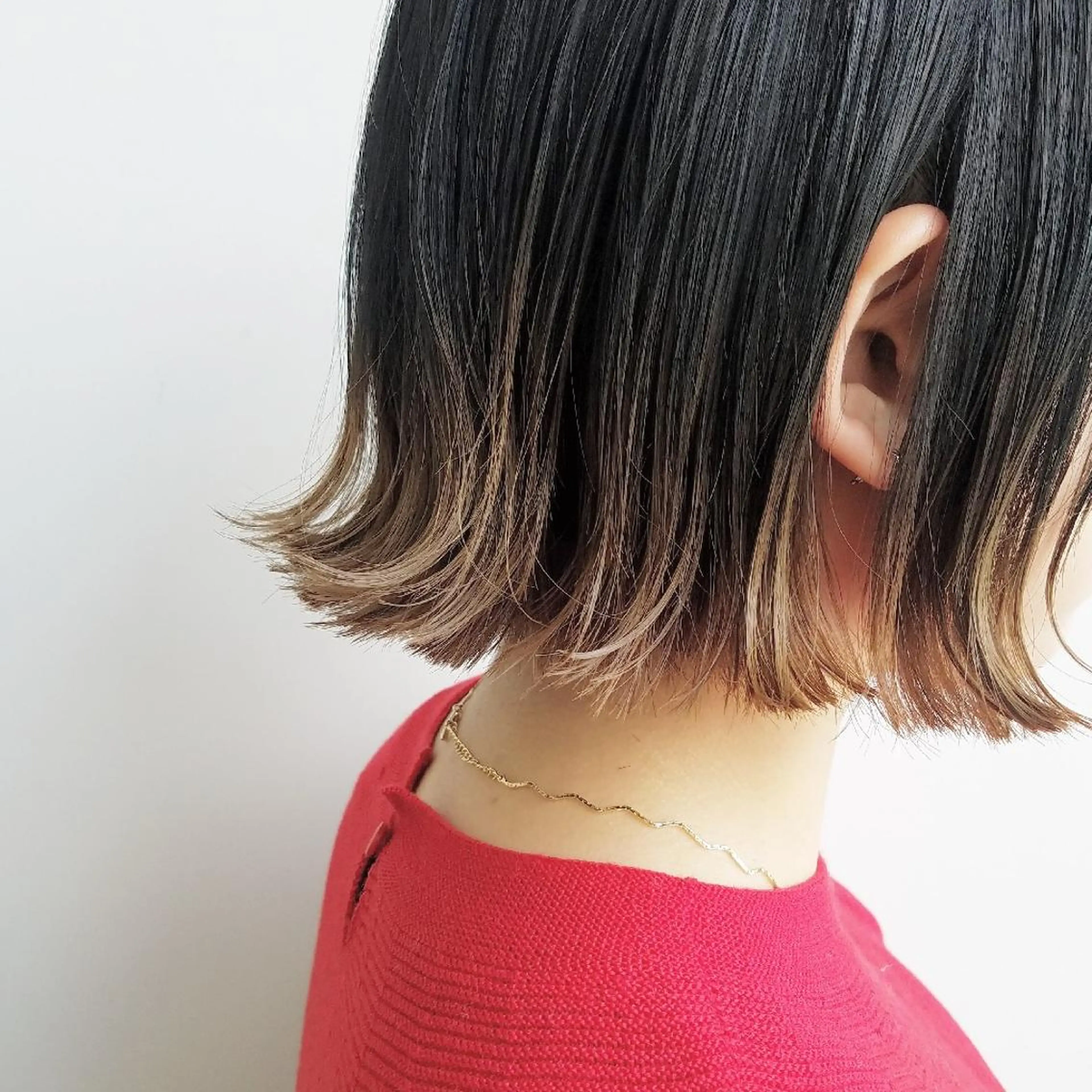 ショート カラー グラデーションカラー ボブ iplus✴ まつげ、眉毛、耳つぼのマツエク・マツパデザイン