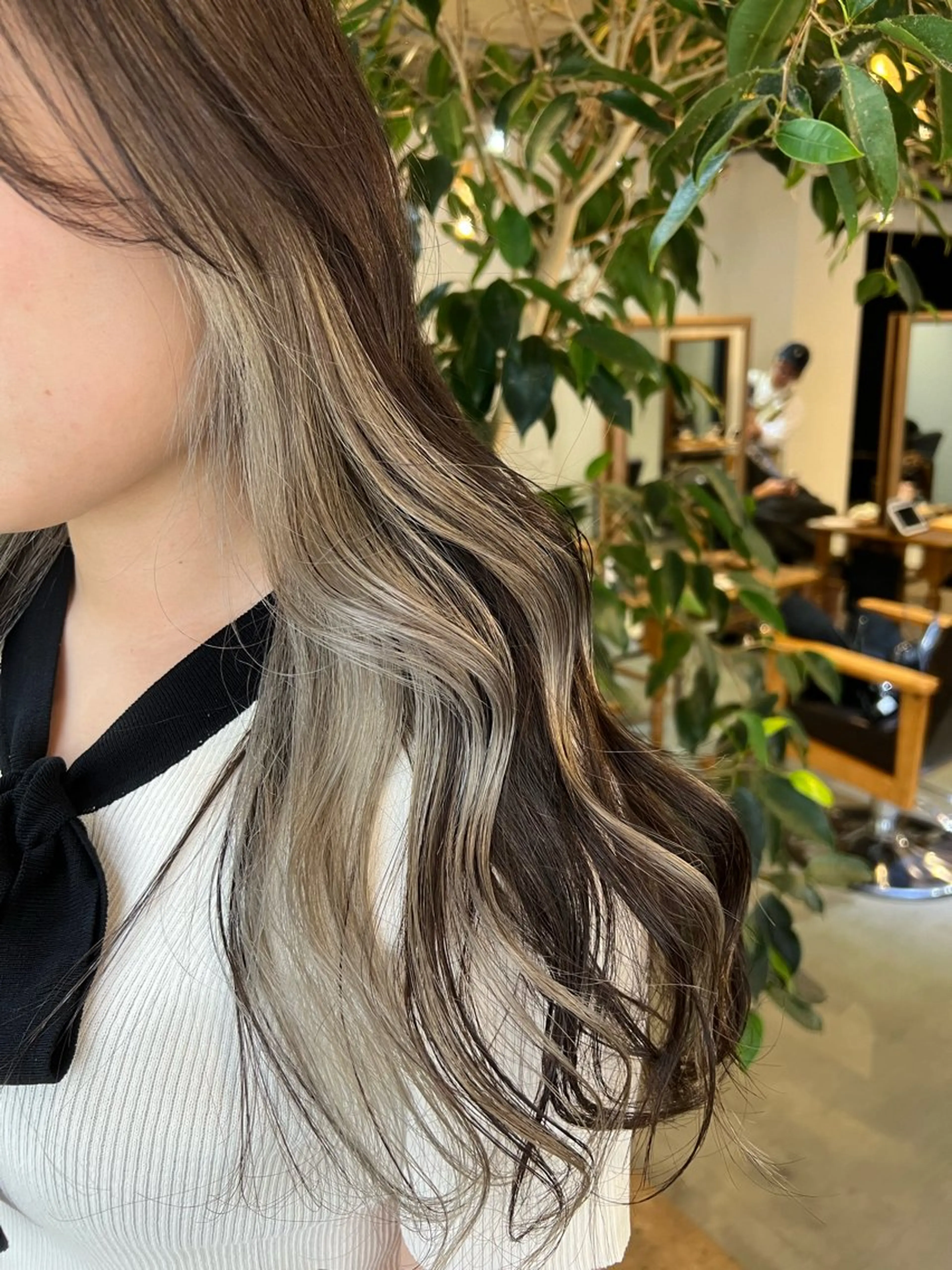 セミロング カラー ベージュカラー ブリーチ シルバー シルバーベージュ カット ヘアカラー トリートメント ブリーチなしカラー 🌿‬脇黒丸 彩のヘアスタイル