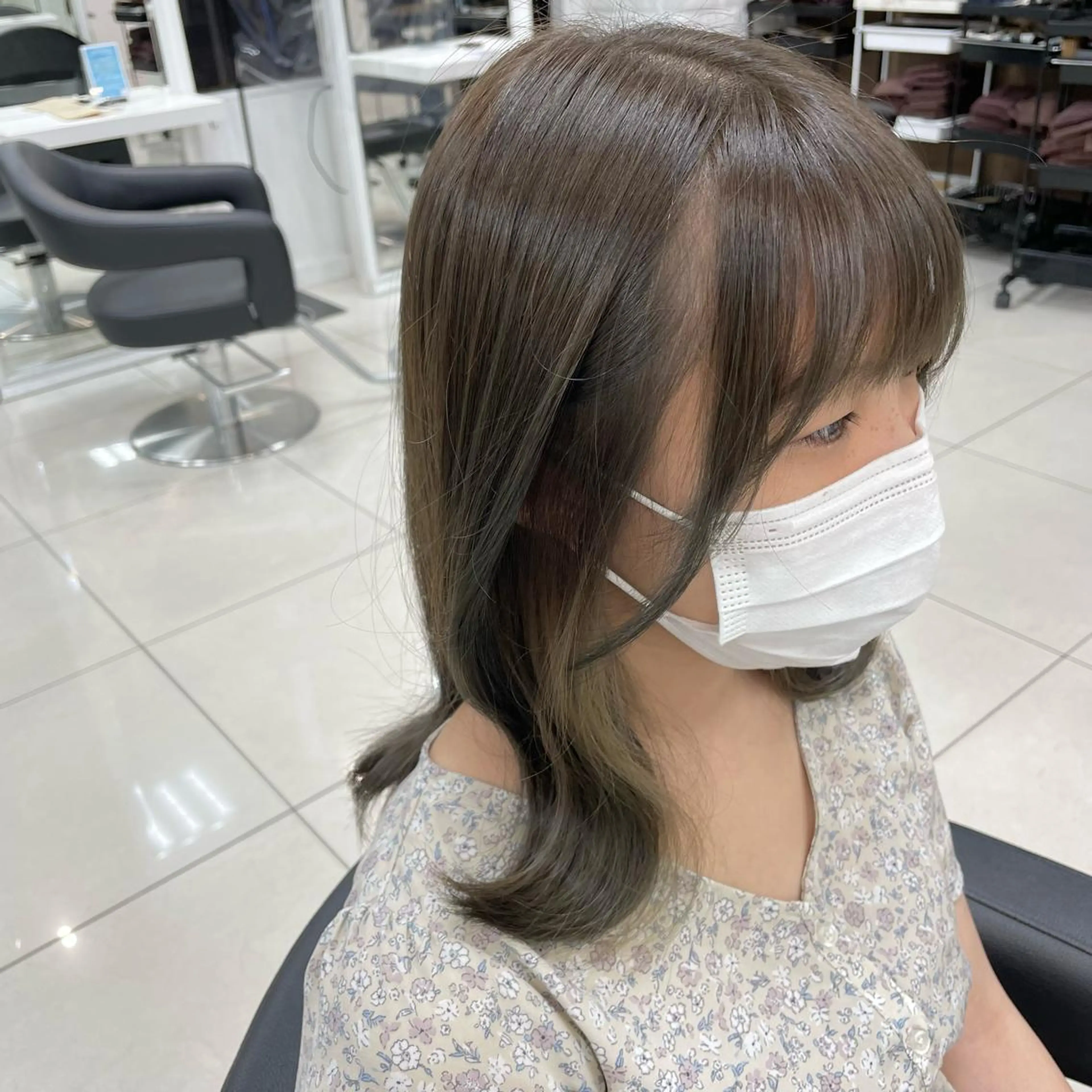 ミディアム カット ヘアカラー トリートメント 【デザインカラー】 粥川佳日望のヘアスタイル