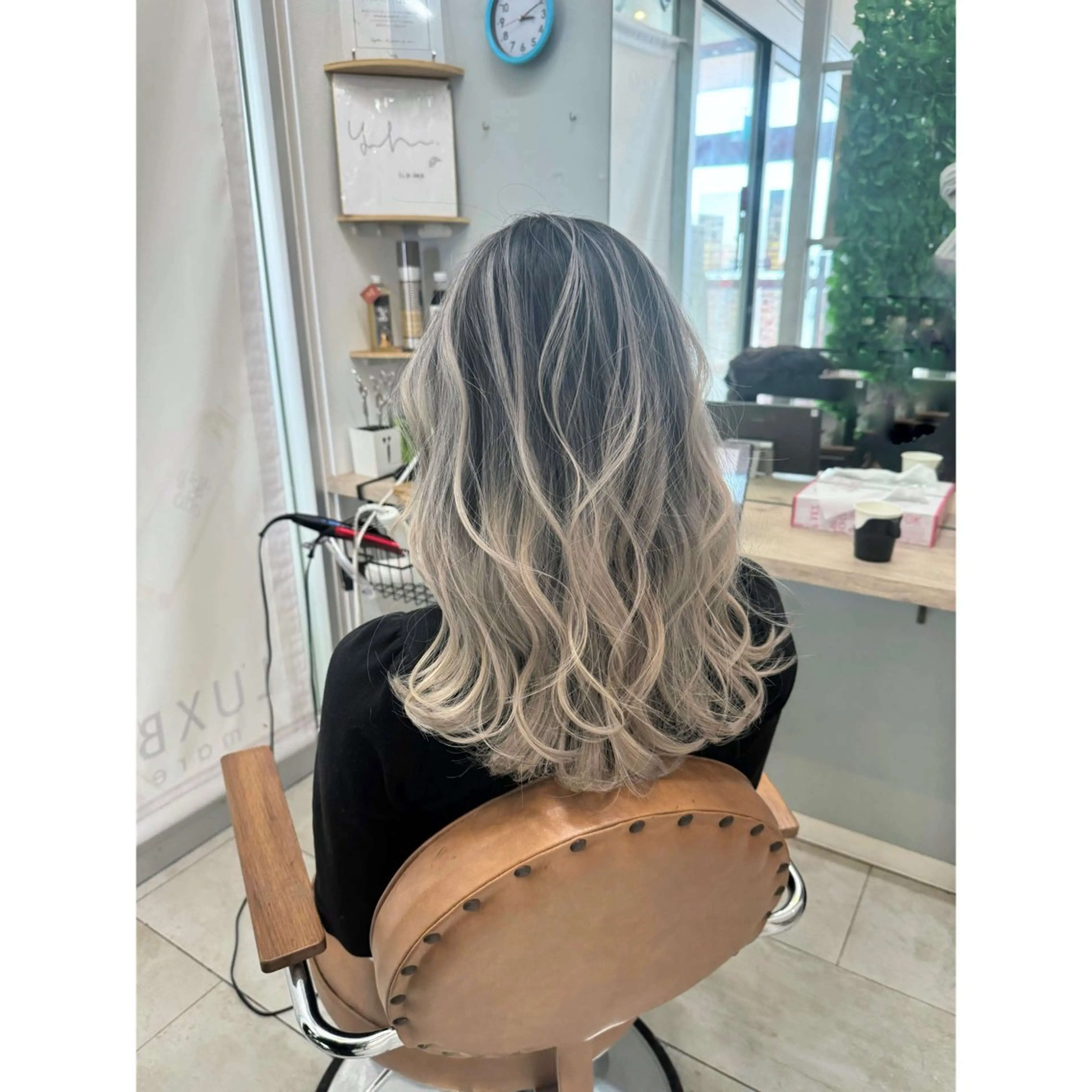 セミロング カット ヘアカラー Maison所属・Maison 加部のヘアスタイル