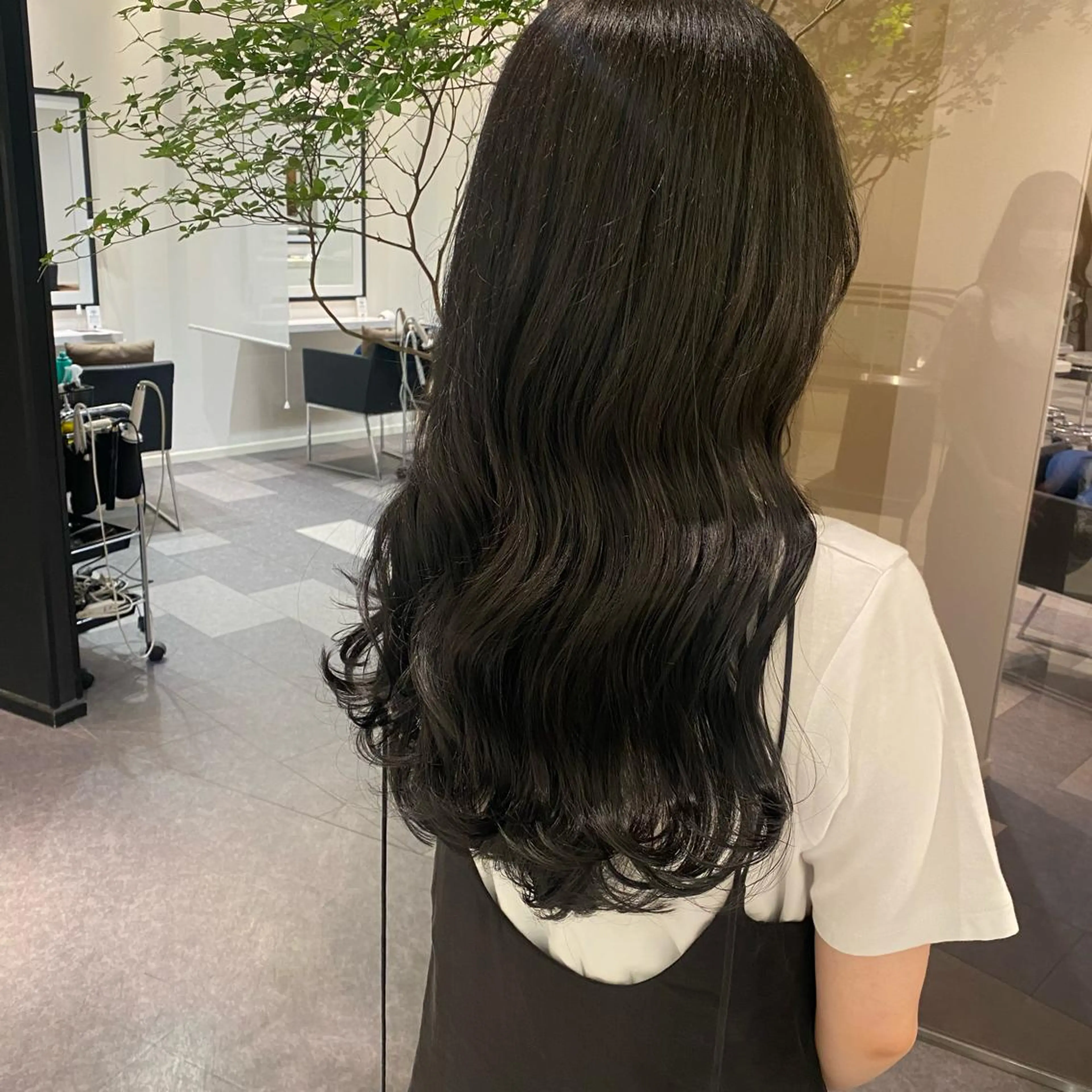 ロング カラー ブリーチ イヤリングカラー ハイライトカラー インナーカラー ブリーチなしカラー 巻ける縮毛矯正/艶 カラーchika🩵のヘアスタイル