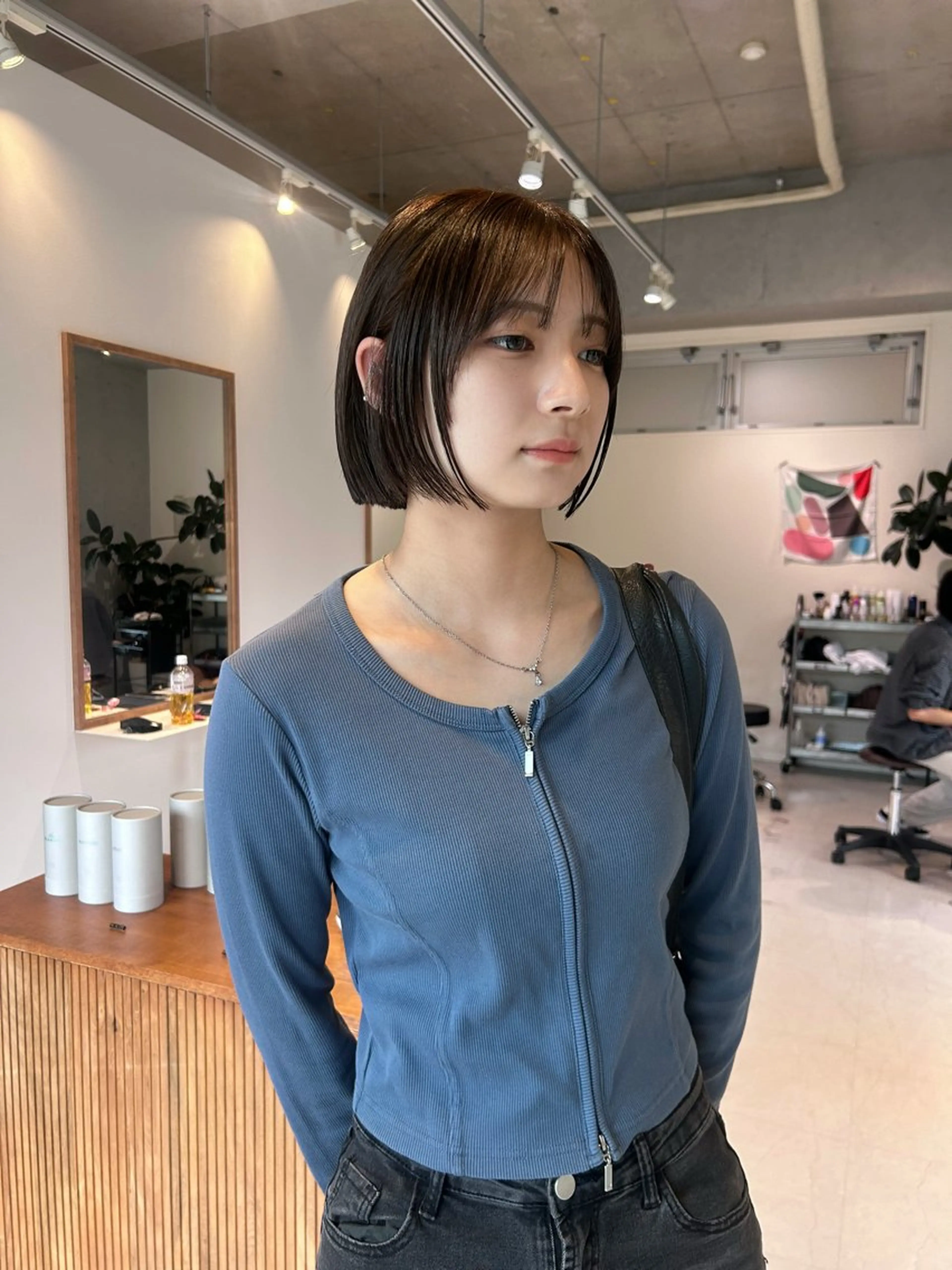 ショート 切りっぱなしボブ アッシュ ボブ カット ヘアカラー トリートメント mine【マイン】所属・ツヤ縮毛矯正🫧/ レイヤー/アチワのヘアスタイル