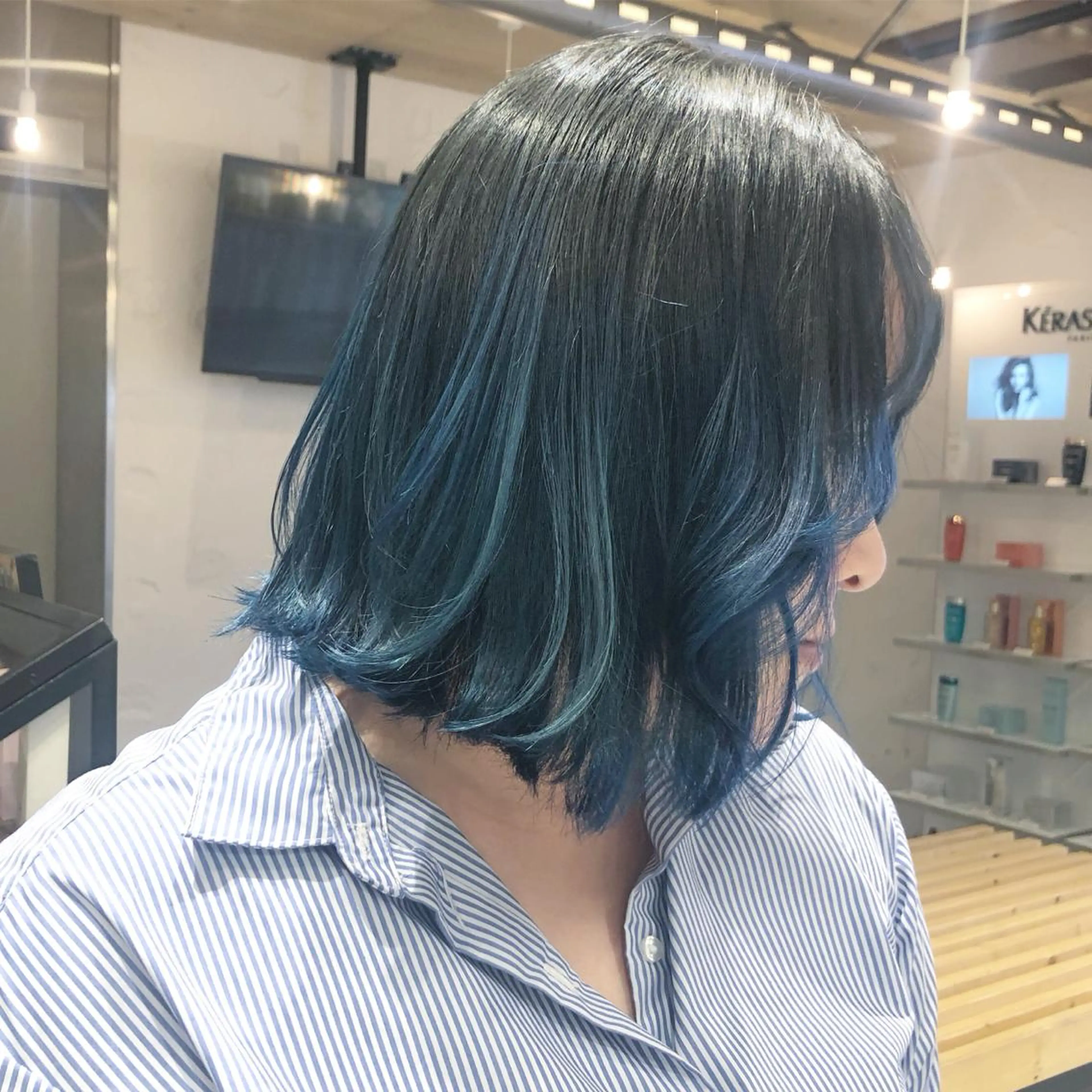 ミディアム カラー ブルーカラー ORIKA 美容室のヘアスタイル