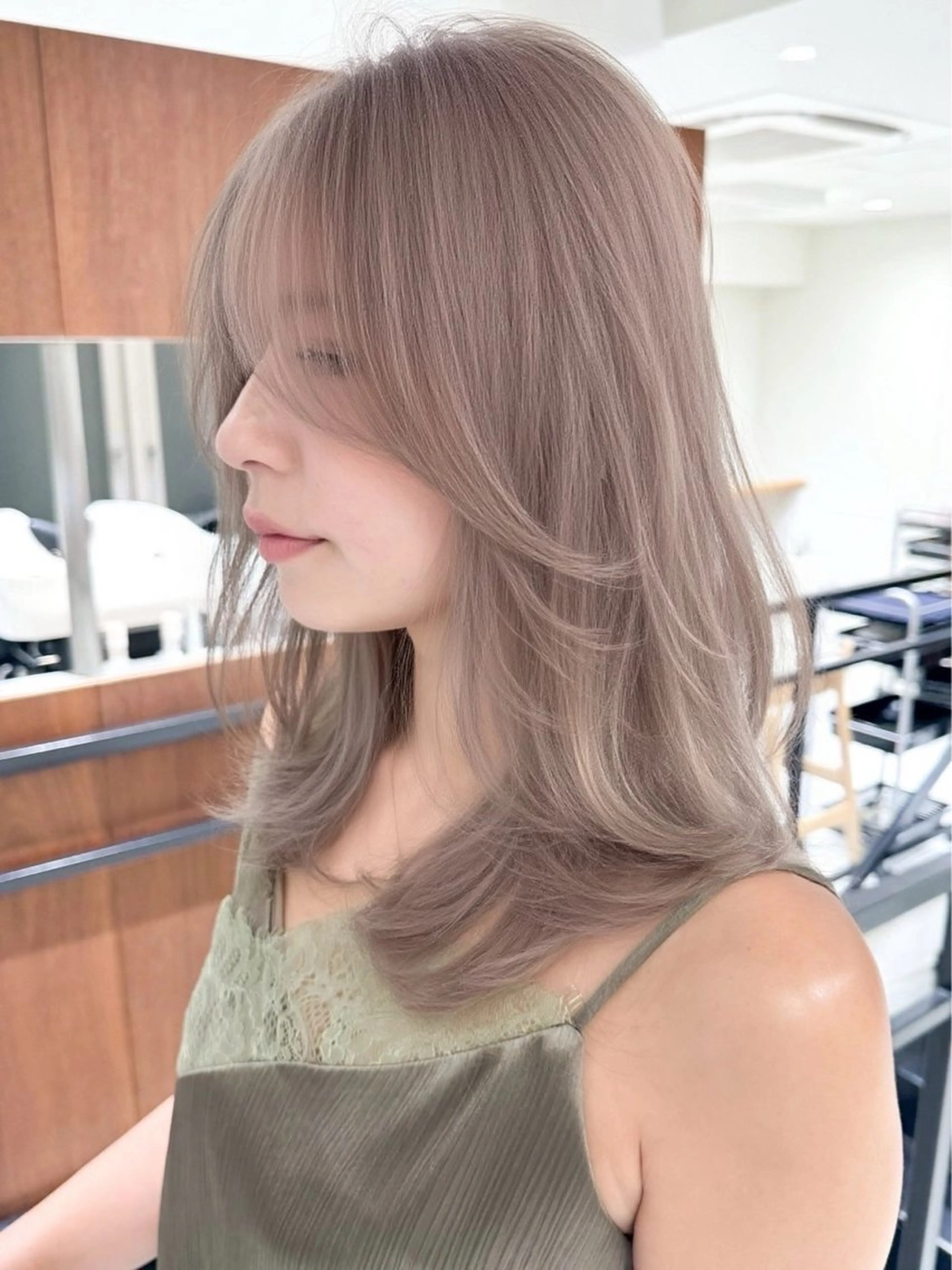 ミディアム ヘアカラー 艶髪ハイトーン 💎凜太郎💎のヘアスタイル