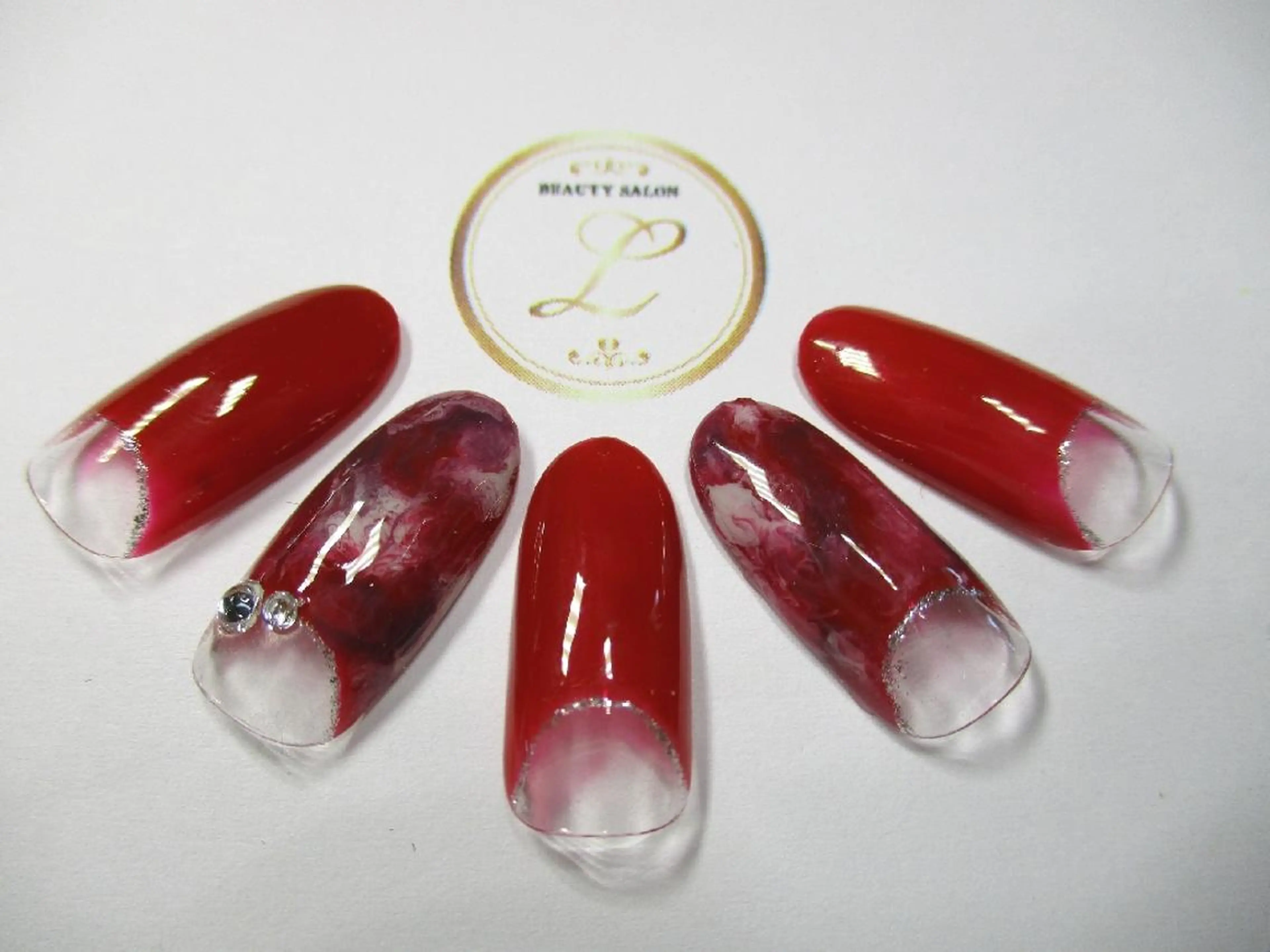 ネイル フレンチネイル 逆フレンチ ハンドネイル nail salon lux所属・ネイリスト yukaのネイルデザイン