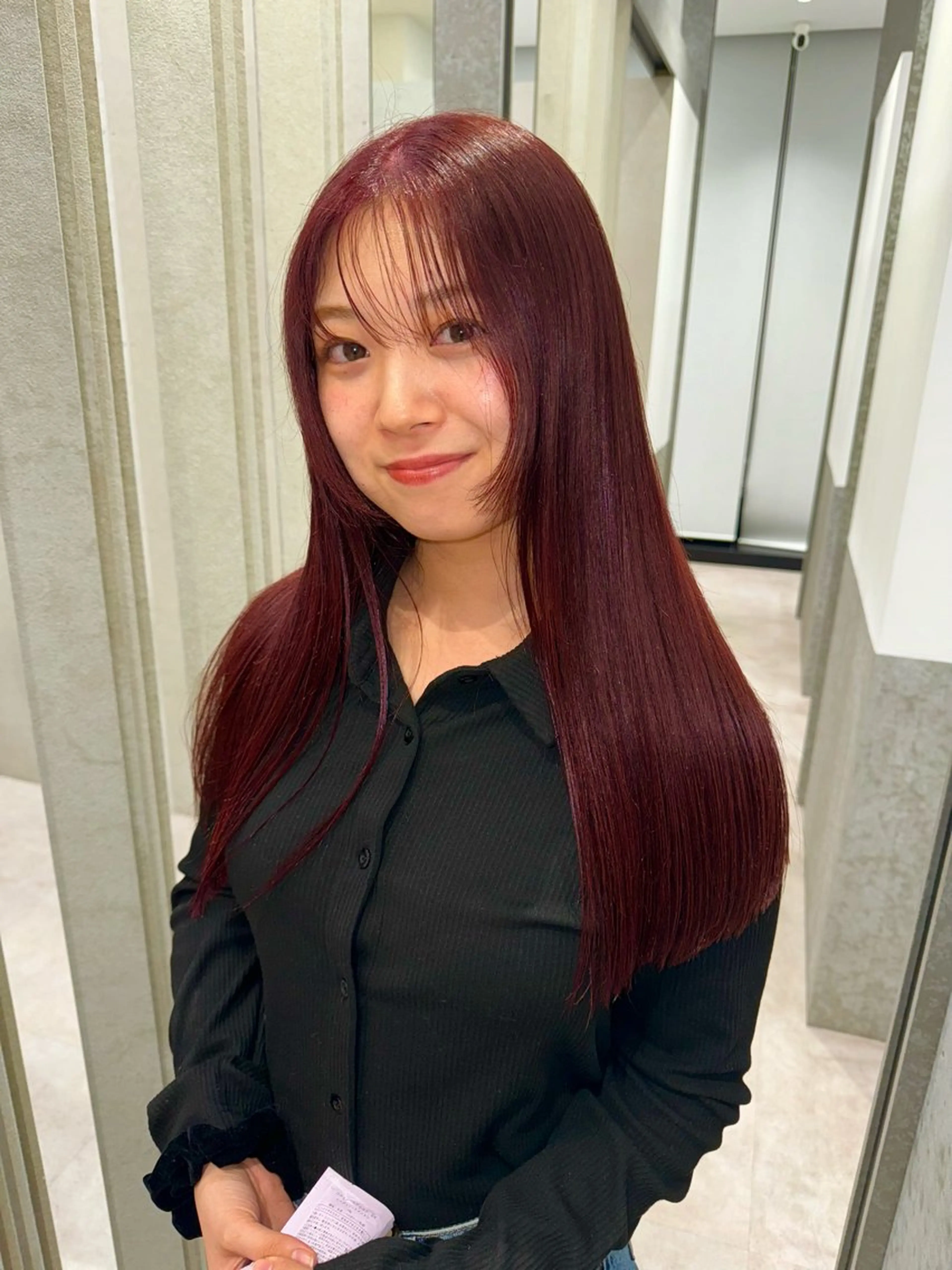 ミディアム カラー ブリーチ ボルドーカラー ブリーチなしカラー カット ヘアカラー トリートメント センスをお届けします 大谷将生INFPのヘアスタイル