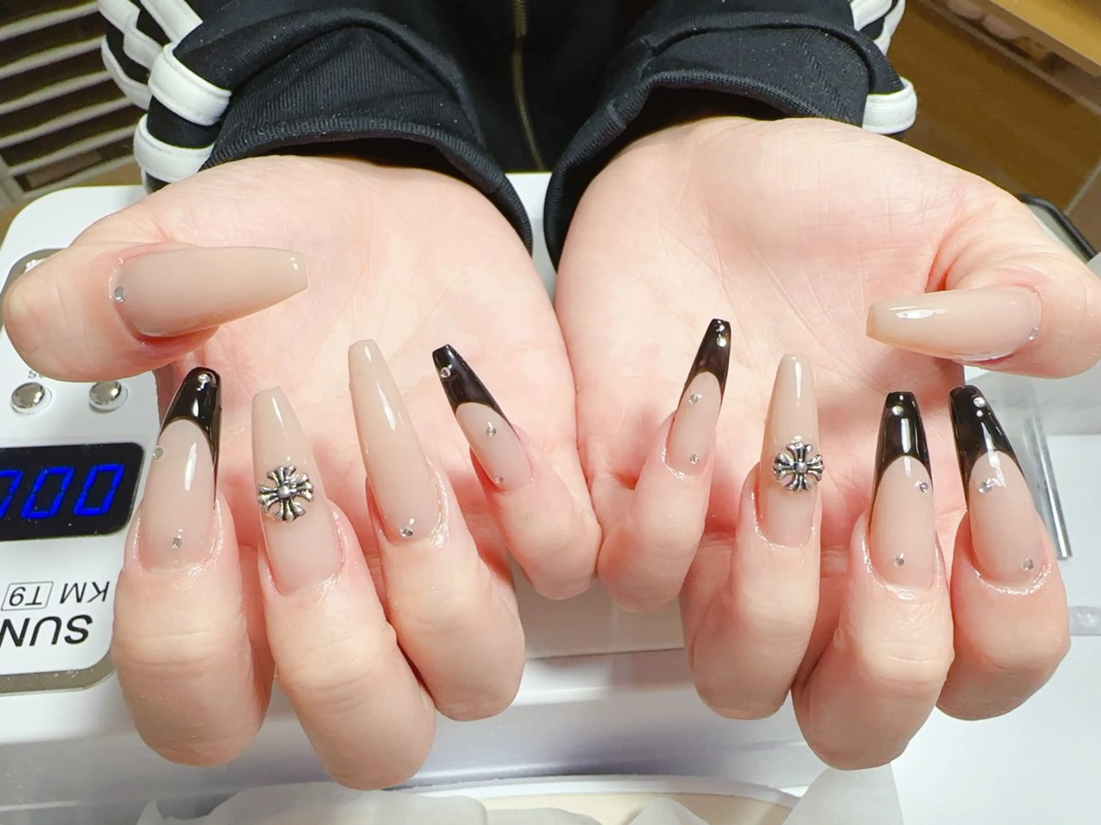 ネイル ハンドネイル NAIL CIRCLESのネイルデザイン