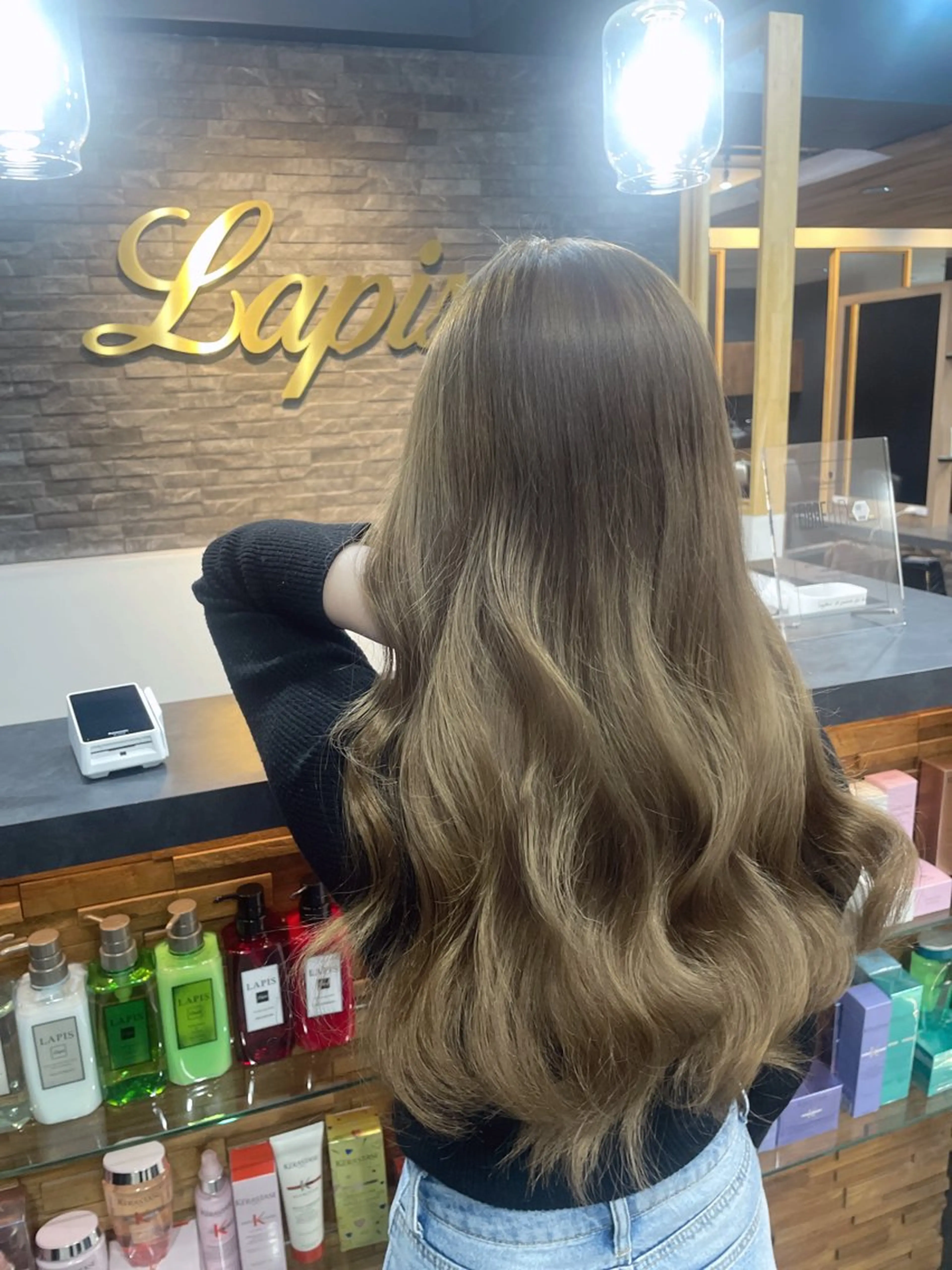 ロング lapis  Rie シールエクハイトーンのヘアスタイル