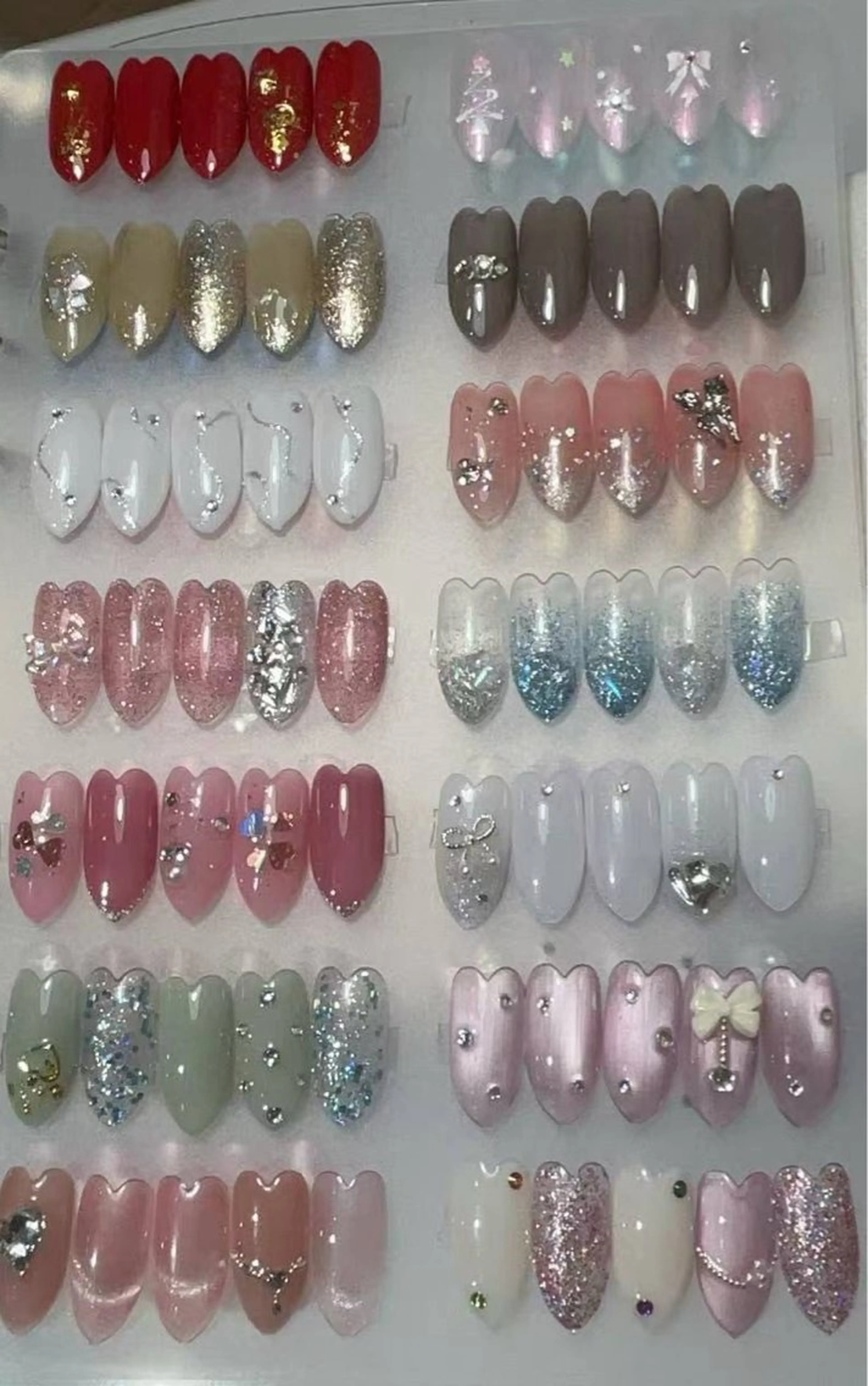 ネイル ハンドネイル ハンドケア ミナ🌈 Laule'aのネイルデザイン