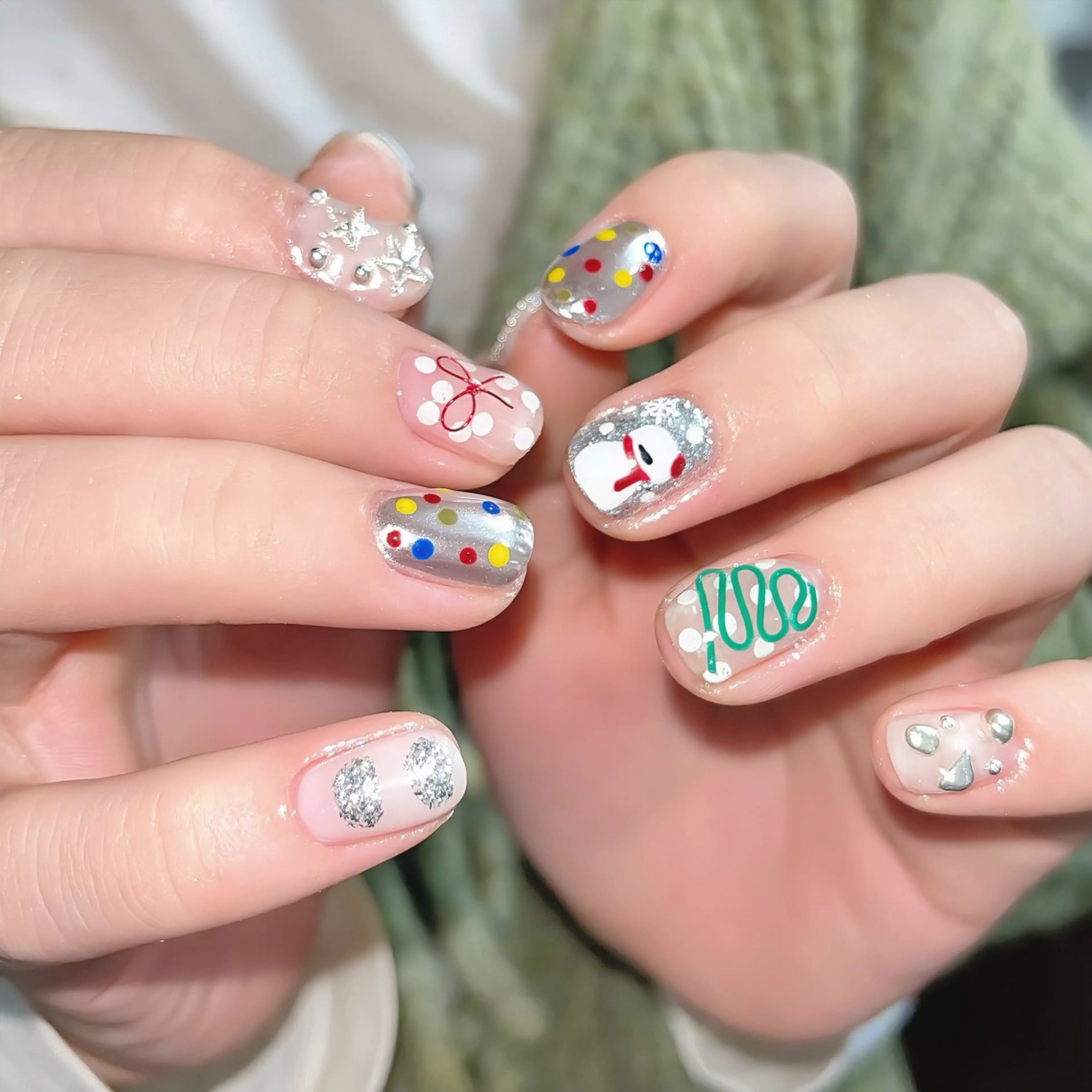 ネイル ハート リボン ワンホンネイル 冬ネイル クリスマス ハンドネイル 🫧OPELIA NAIL渋谷🫧のネイルデザイン