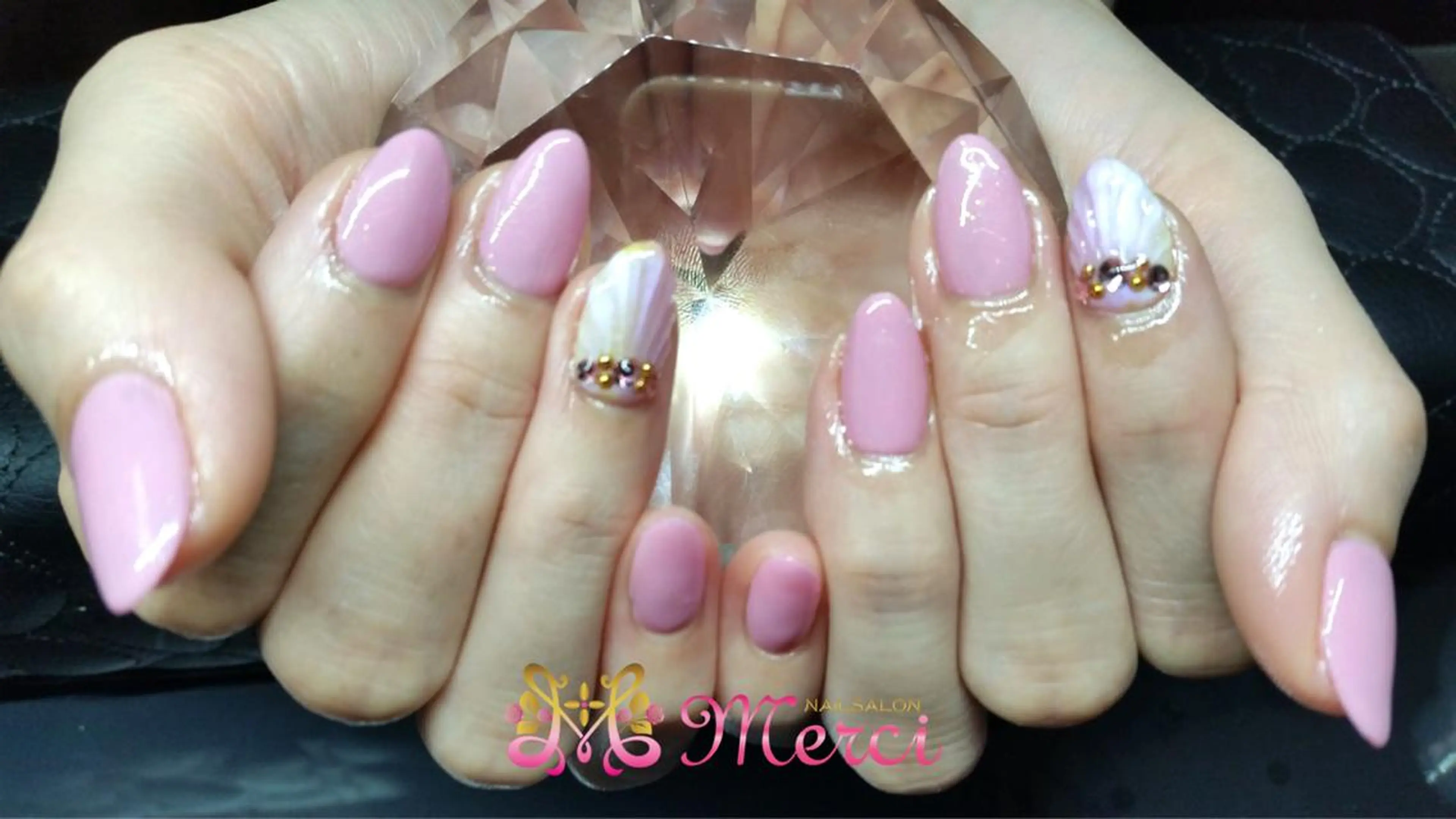 ネイル ハンドネイル NAILSALON　 Merciのネイルデザイン