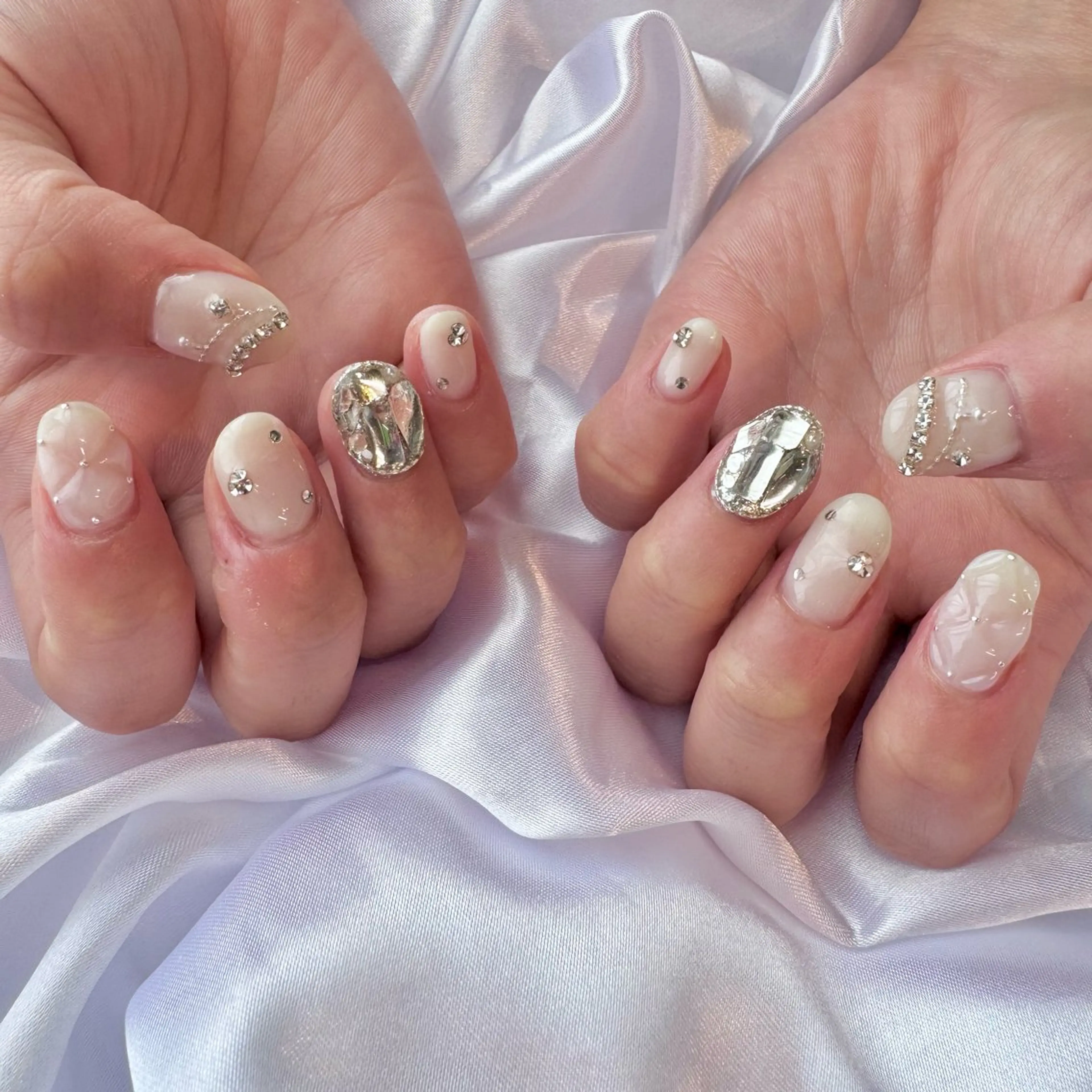 ネイル ガーリー ハンドネイル nail salon e'mu💐のネイルデザイン