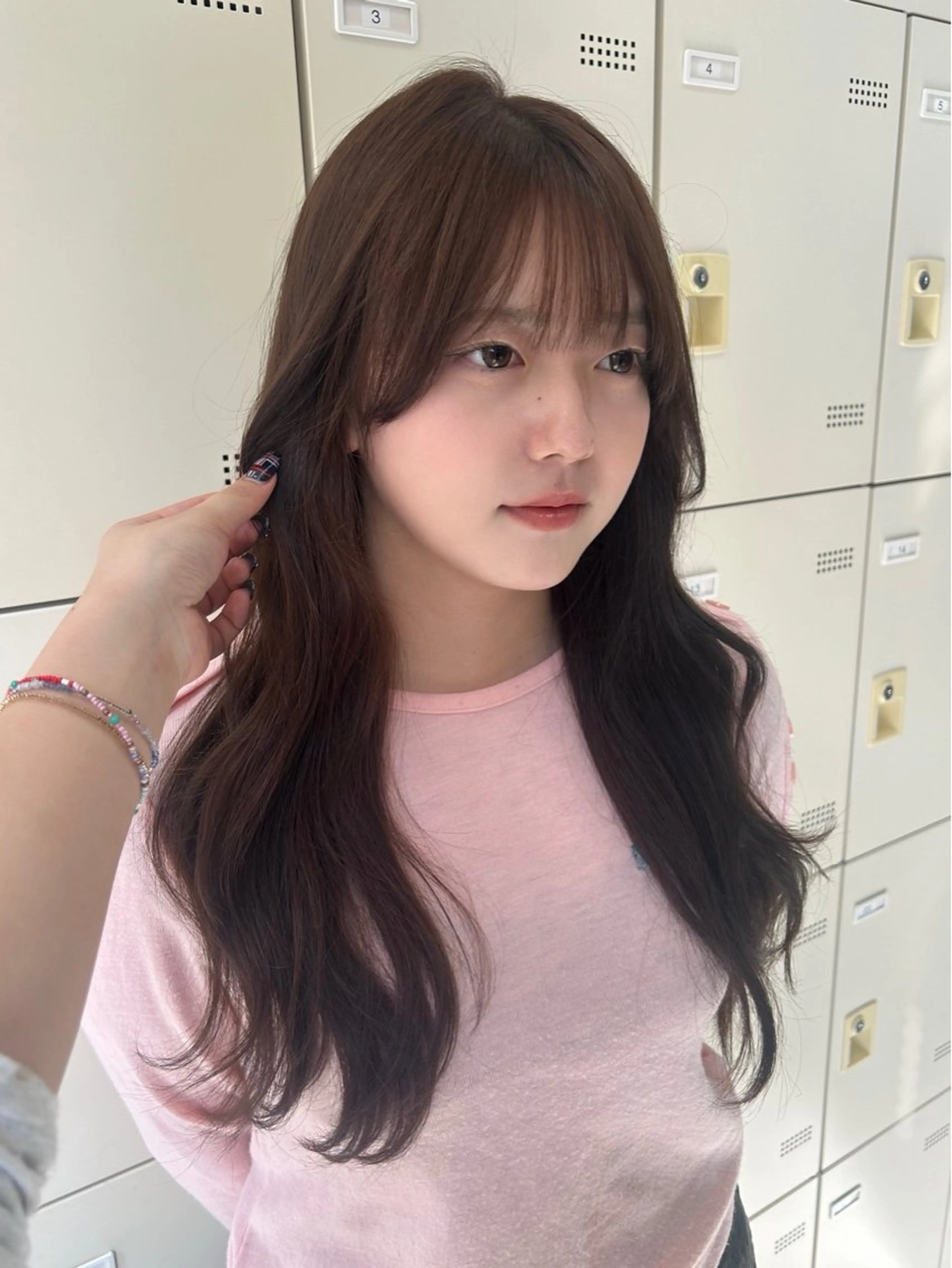 カラー niina🖤 暗髪×レイヤーのヘアスタイル