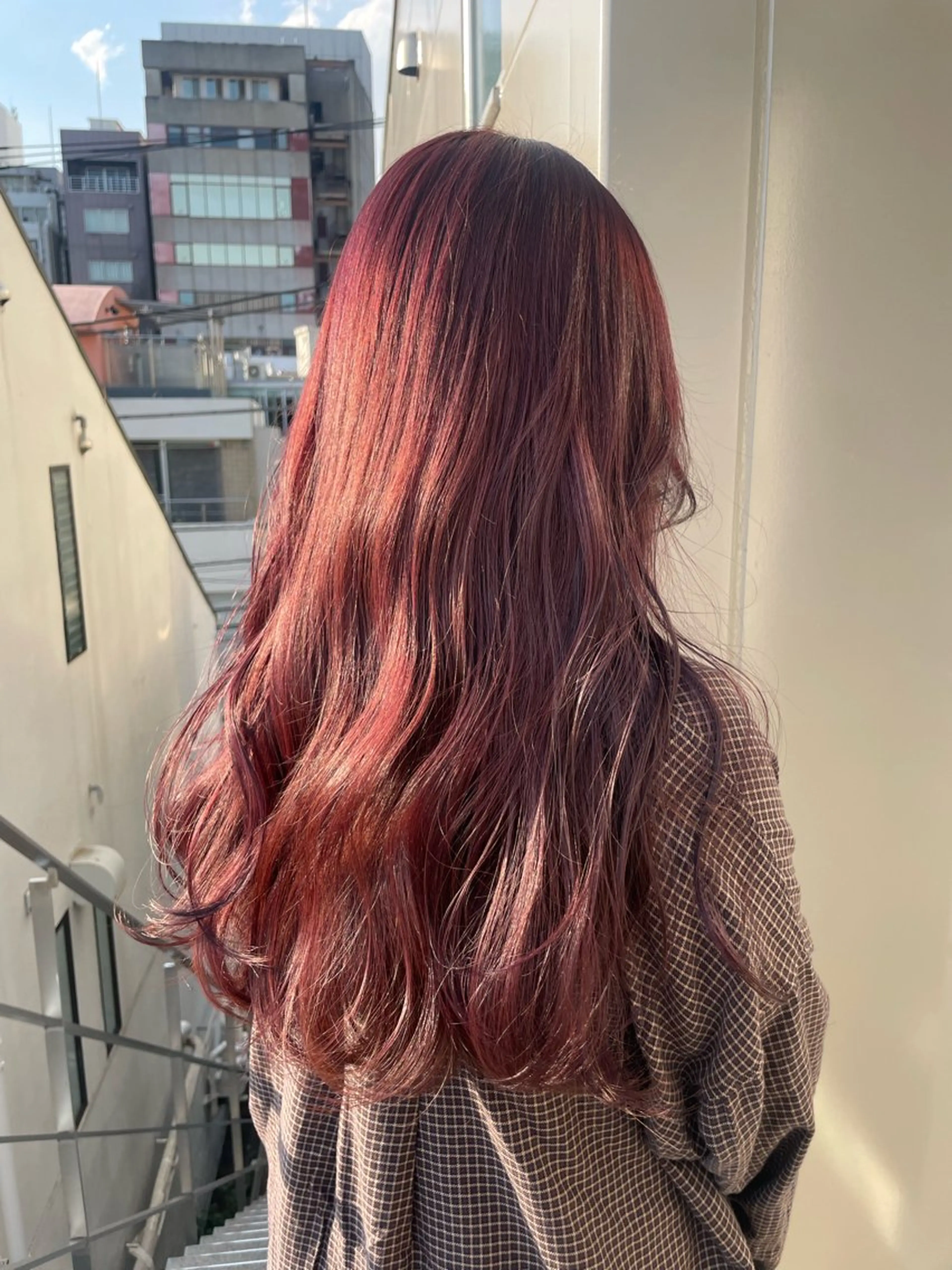 ロング カラー ブリーチ ブリーチなしカラー レッドカラー ヘアカラー トリートメント 若月 あやかのヘアスタイル