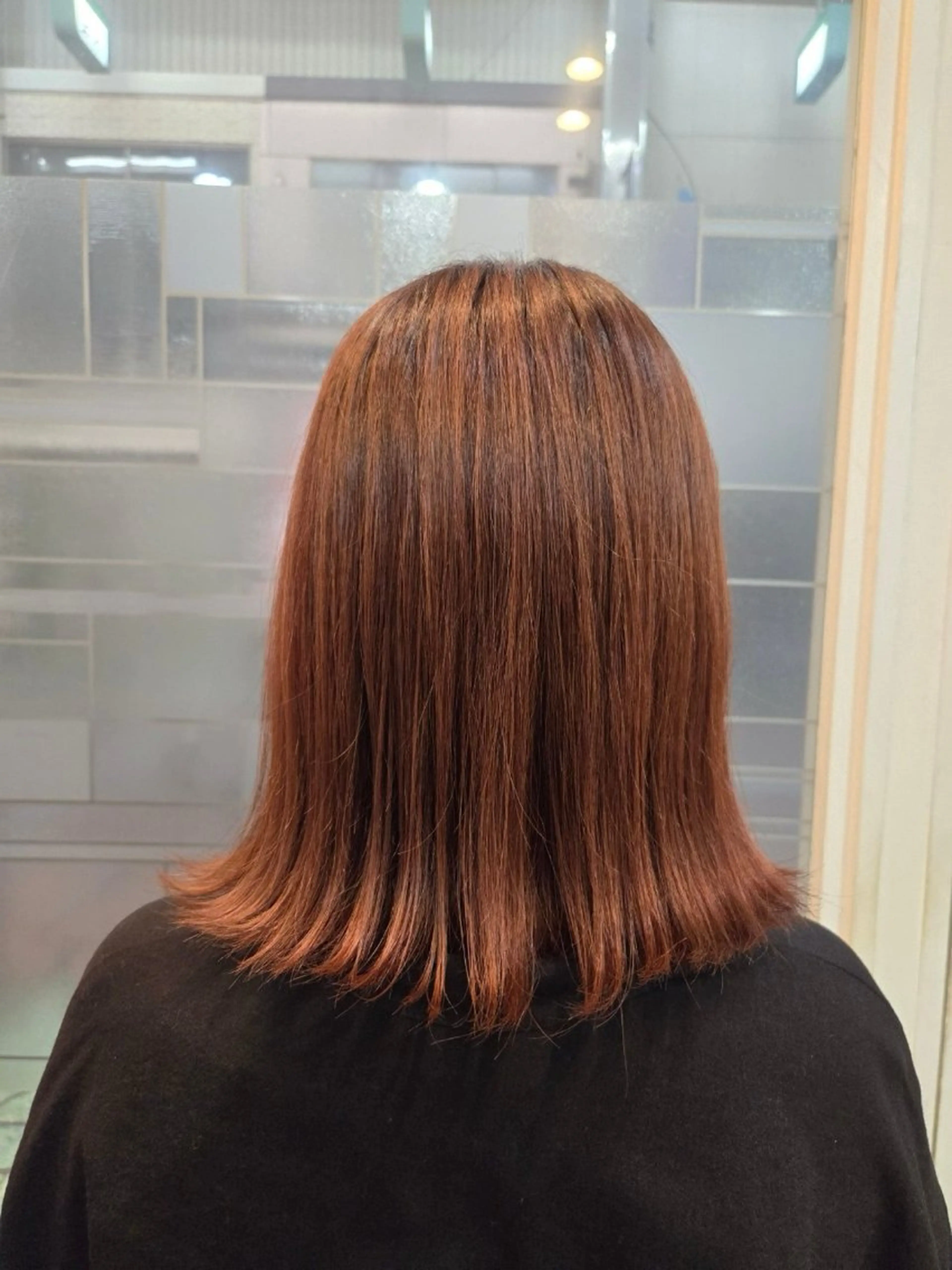 ミディアム カラー 生尾 虹水のヘアスタイル