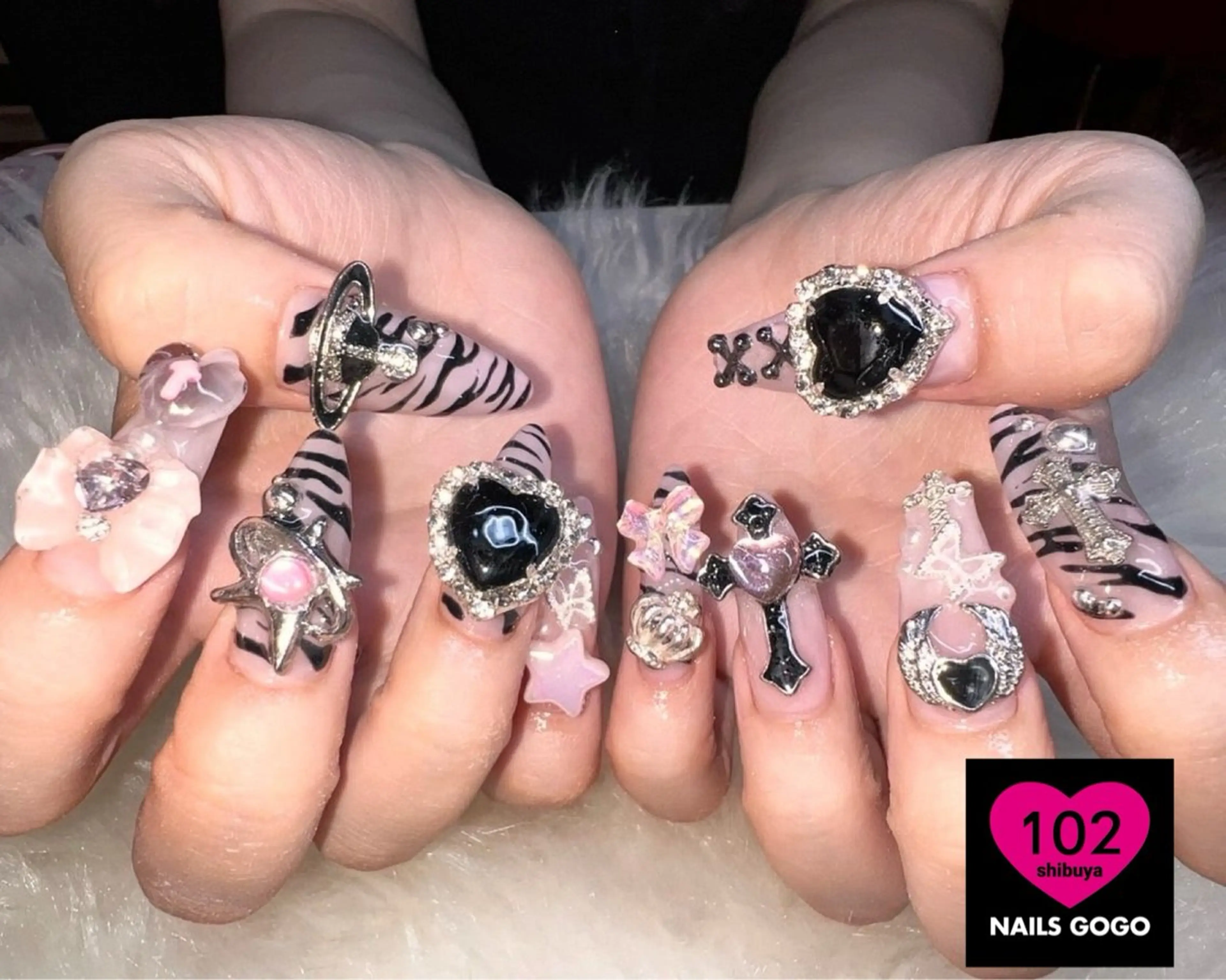 ネイル アートネイル 長さ出し NAILSGOGO shibuyaのネイルデザイン
