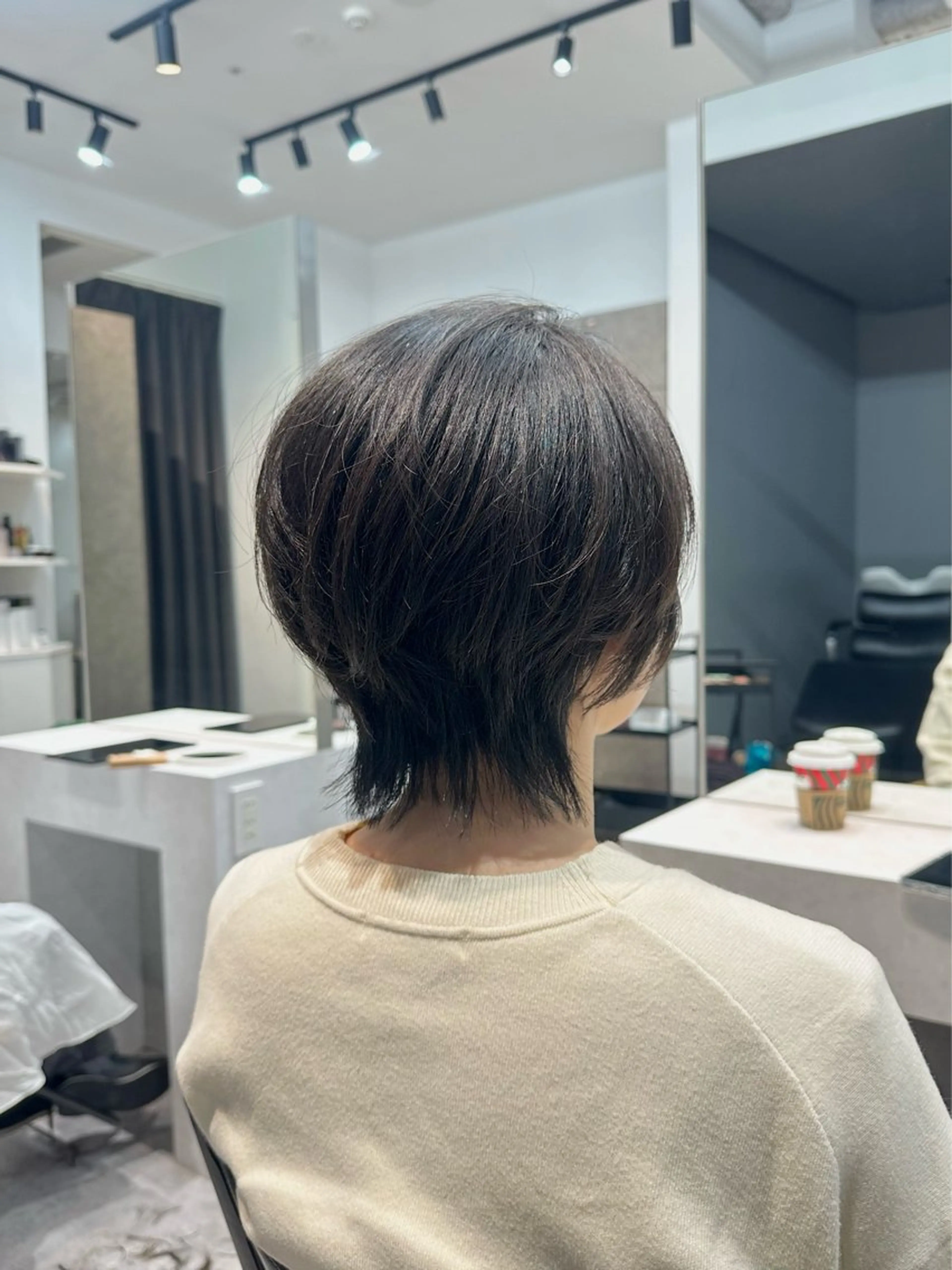 ミディアム ウルフカット カット ごとう さなのヘアスタイル