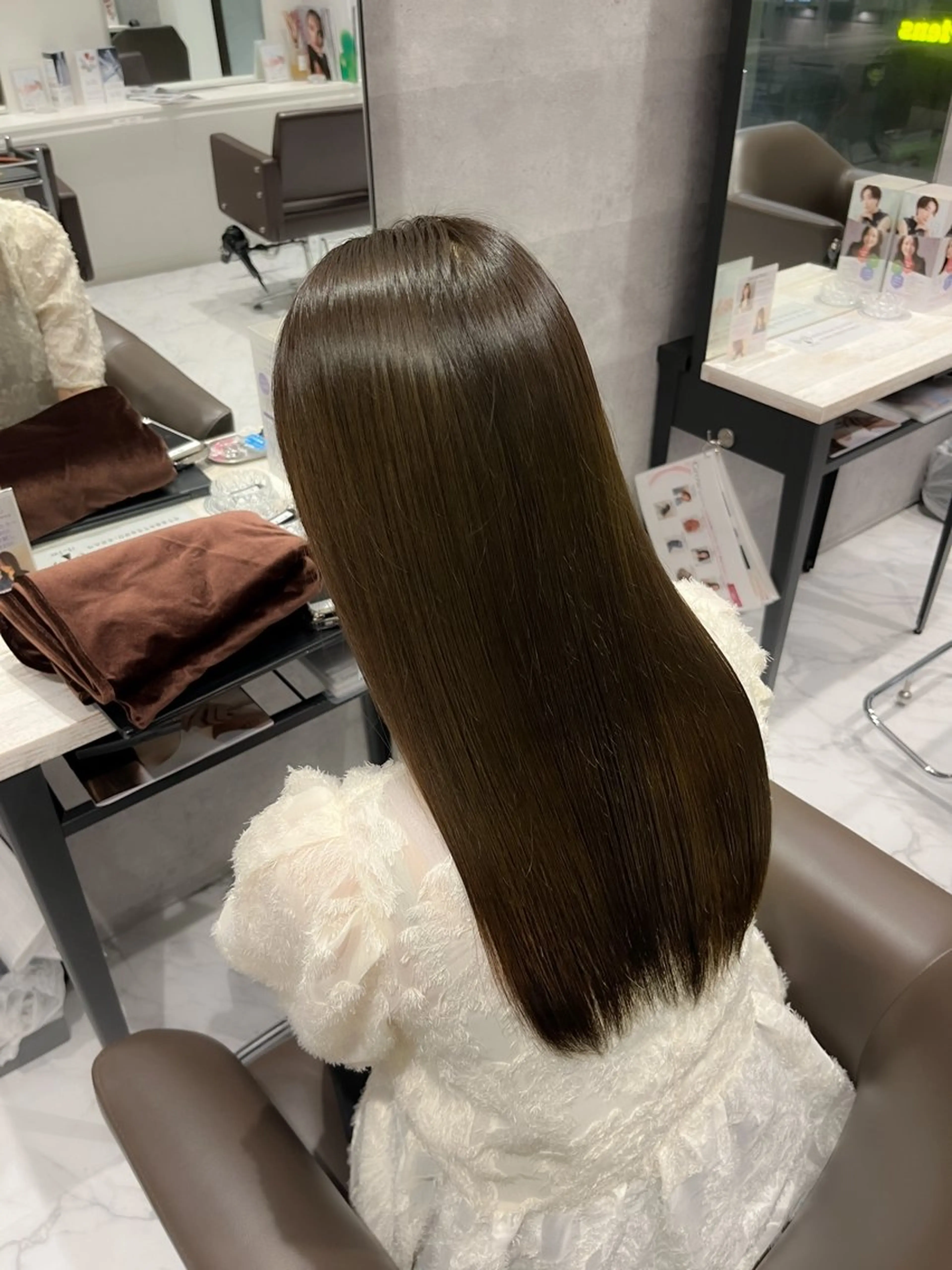 セミロング カラー ヘアカラー トリートメント 坂本 理輝のヘアスタイル