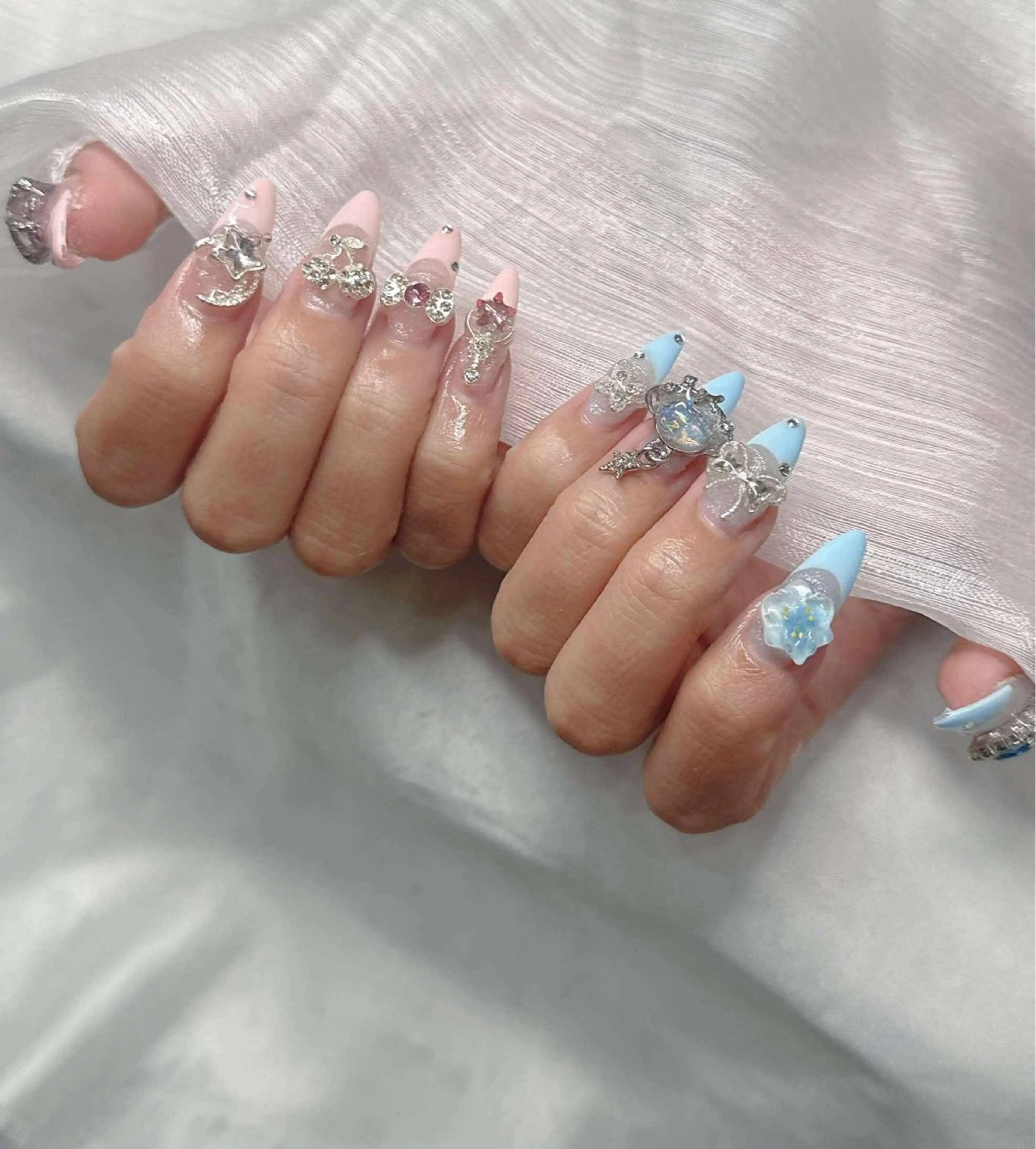 ネイル 長さ出し グラデーション 卒業式 キラキラネイル マグネットネイル ハンドネイル Lee Nailsのネイルデザイン