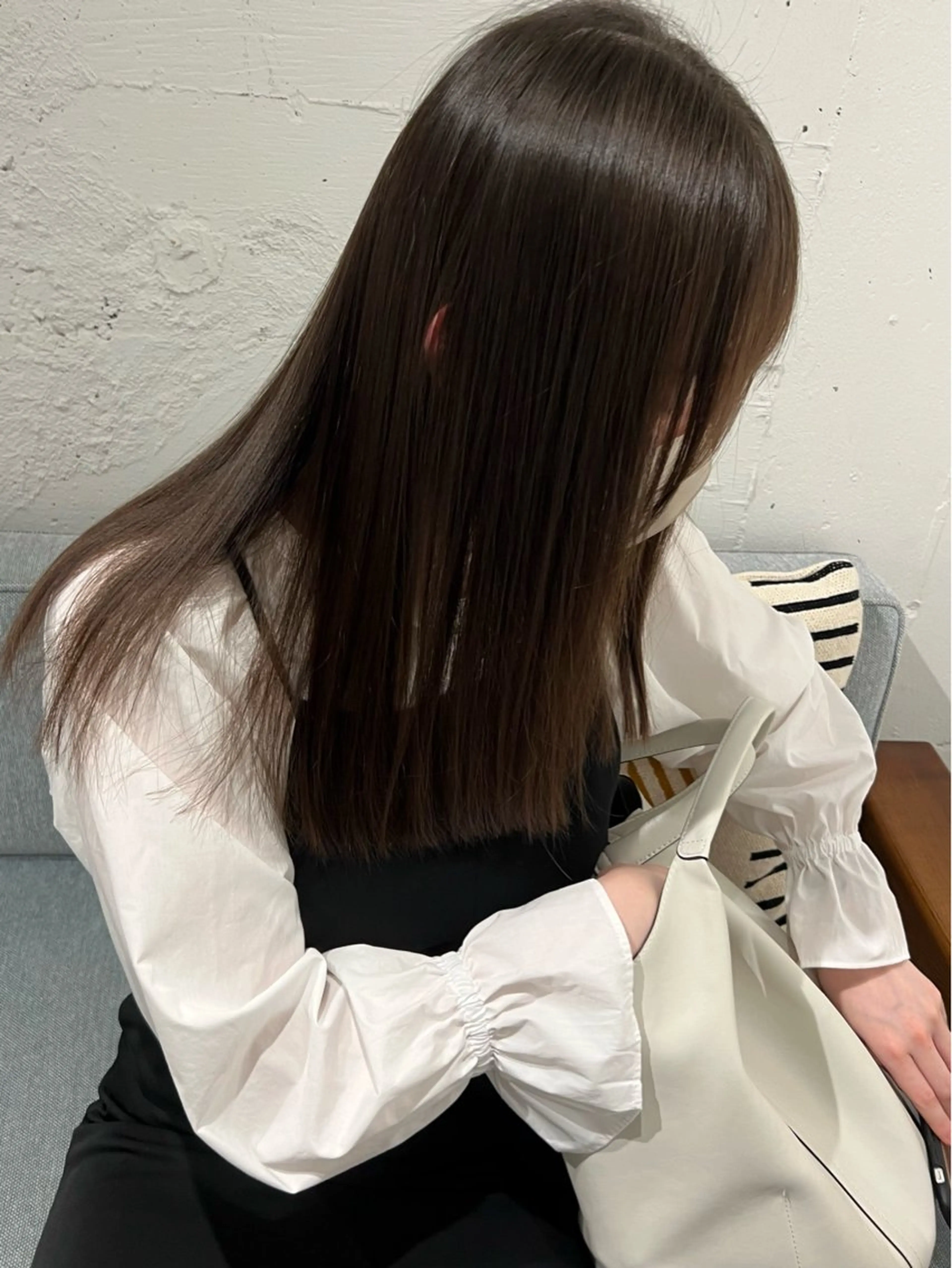 セミロング 峯田 優花のヘアスタイル