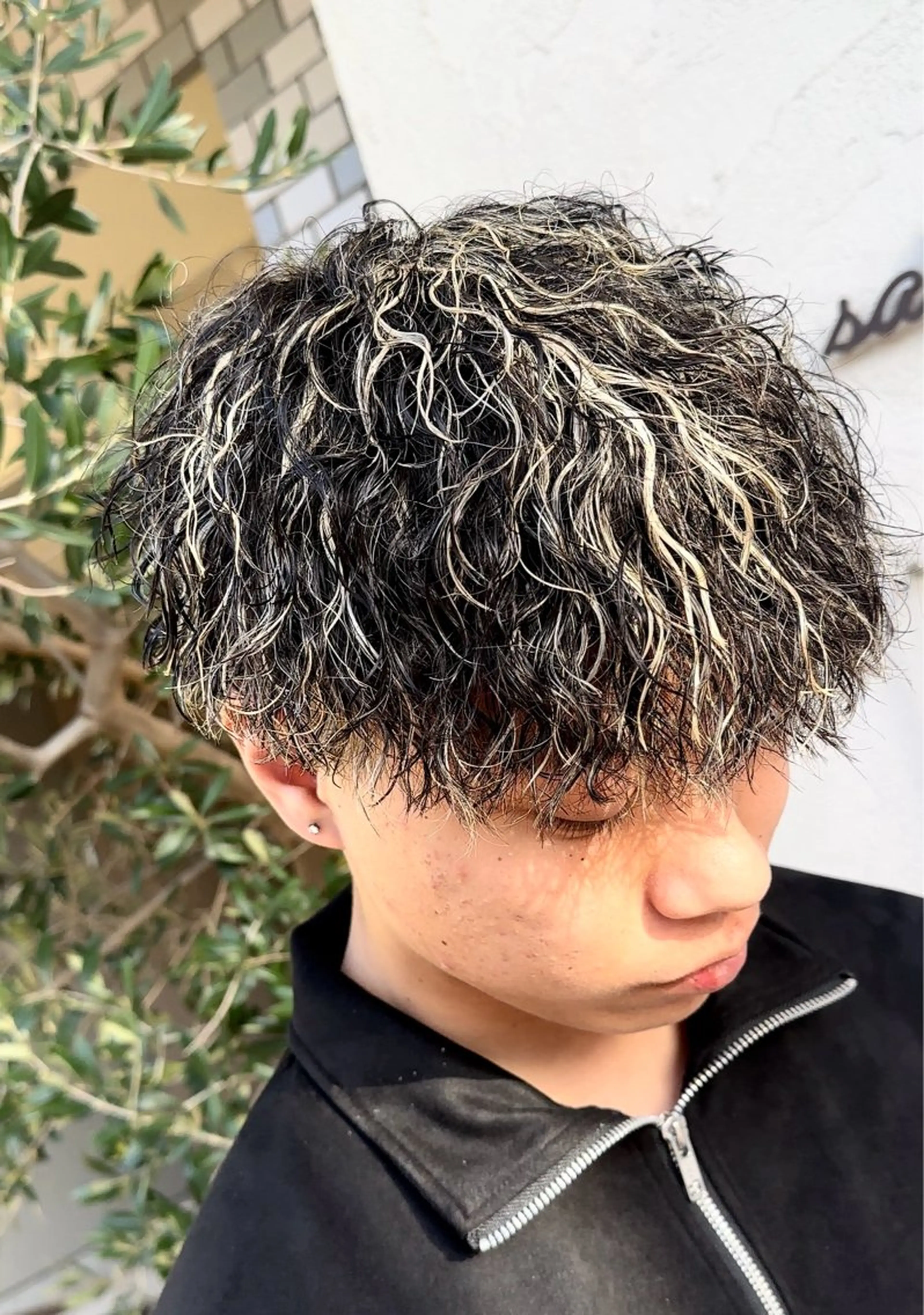 カラー パーマ メンズ メンズハイライト メンズメッシュ メンズパーマ ハイライトカラー メッシュ カット パーマ 年間2000名担当◎ パーマ職人/仲原佑樹のヘアスタイル
