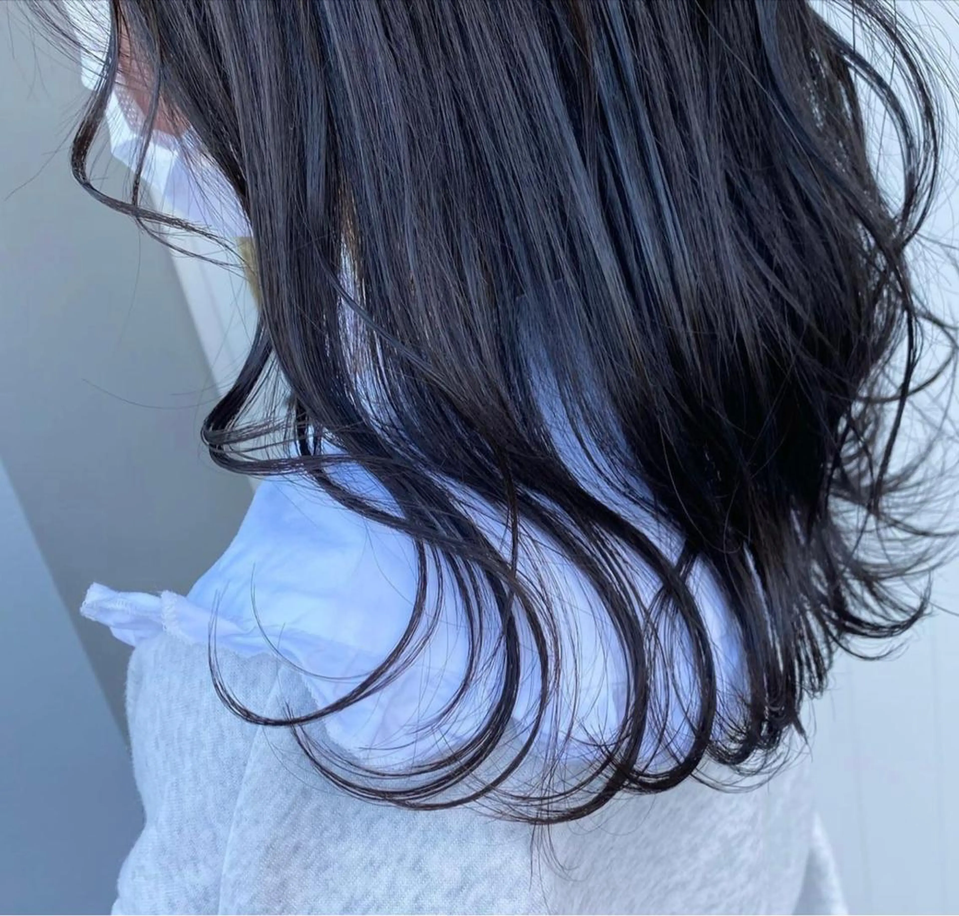 セミロング カラー 透明感カラー カット ヘアカラー トリートメント 西村 美羽のヘアスタイル