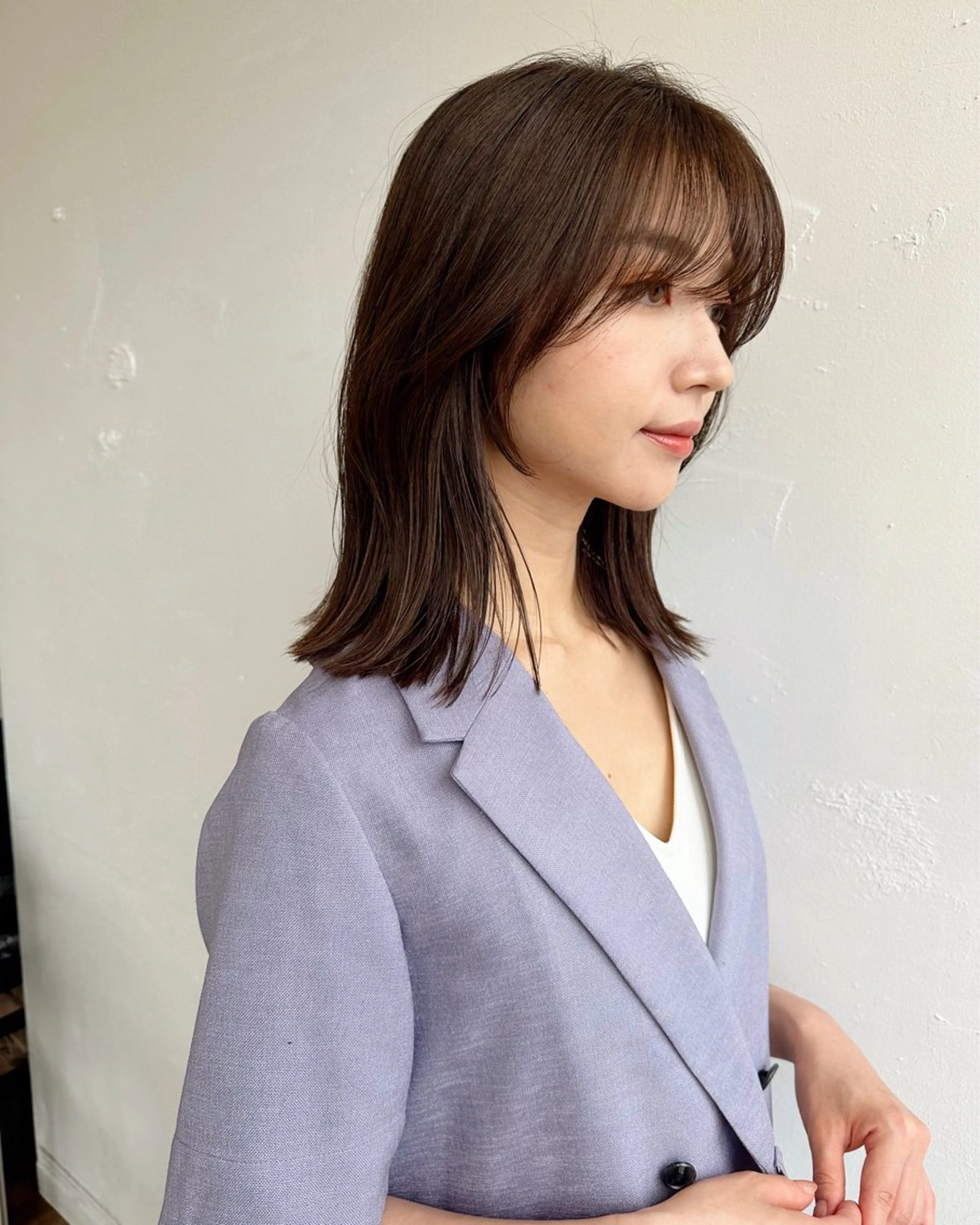 ミディアム レイヤーカット 鎌倉 彩のヘアスタイル