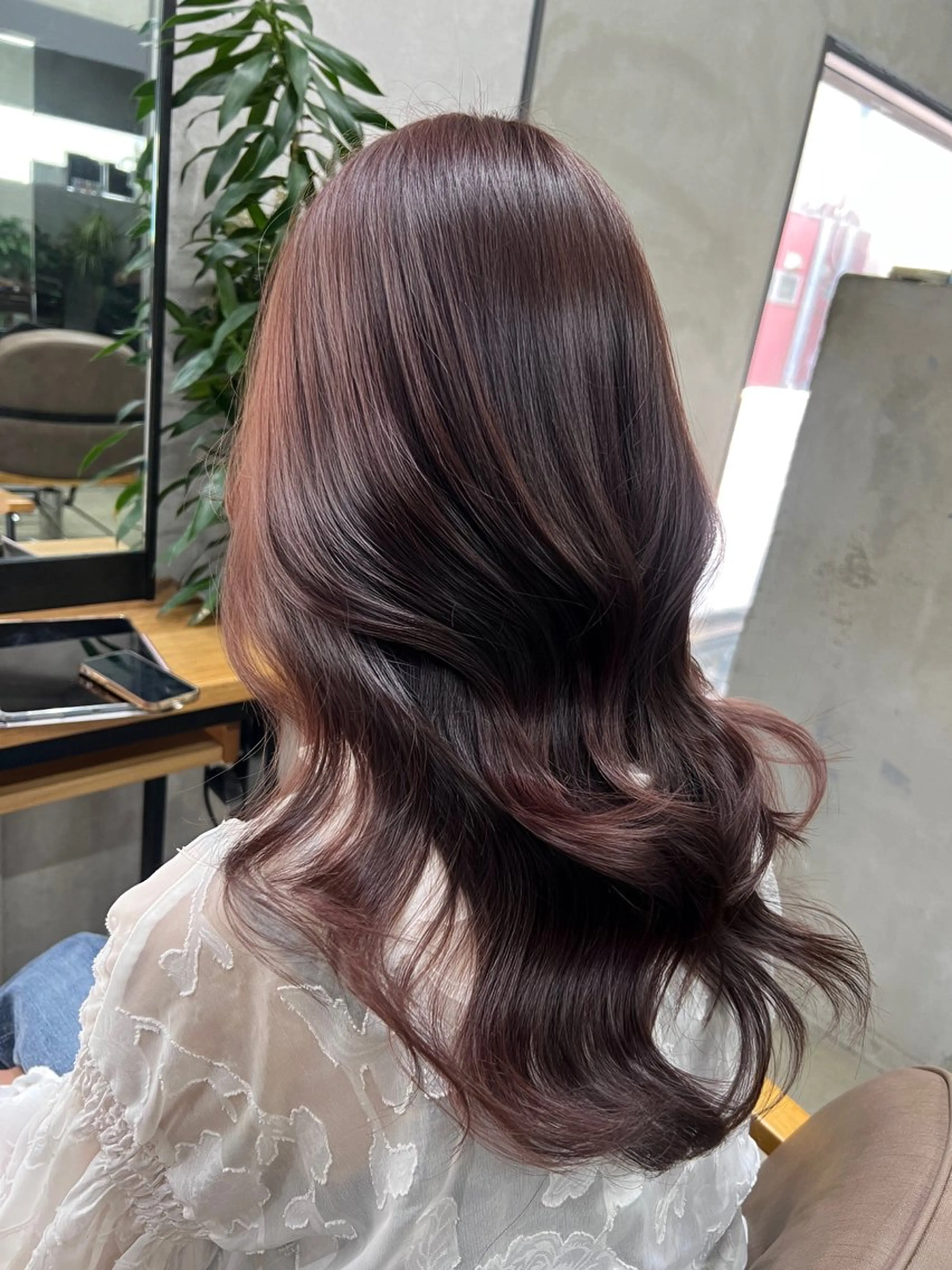 セミロング カット ヘアカラー maya レイヤーカットのヘアスタイル