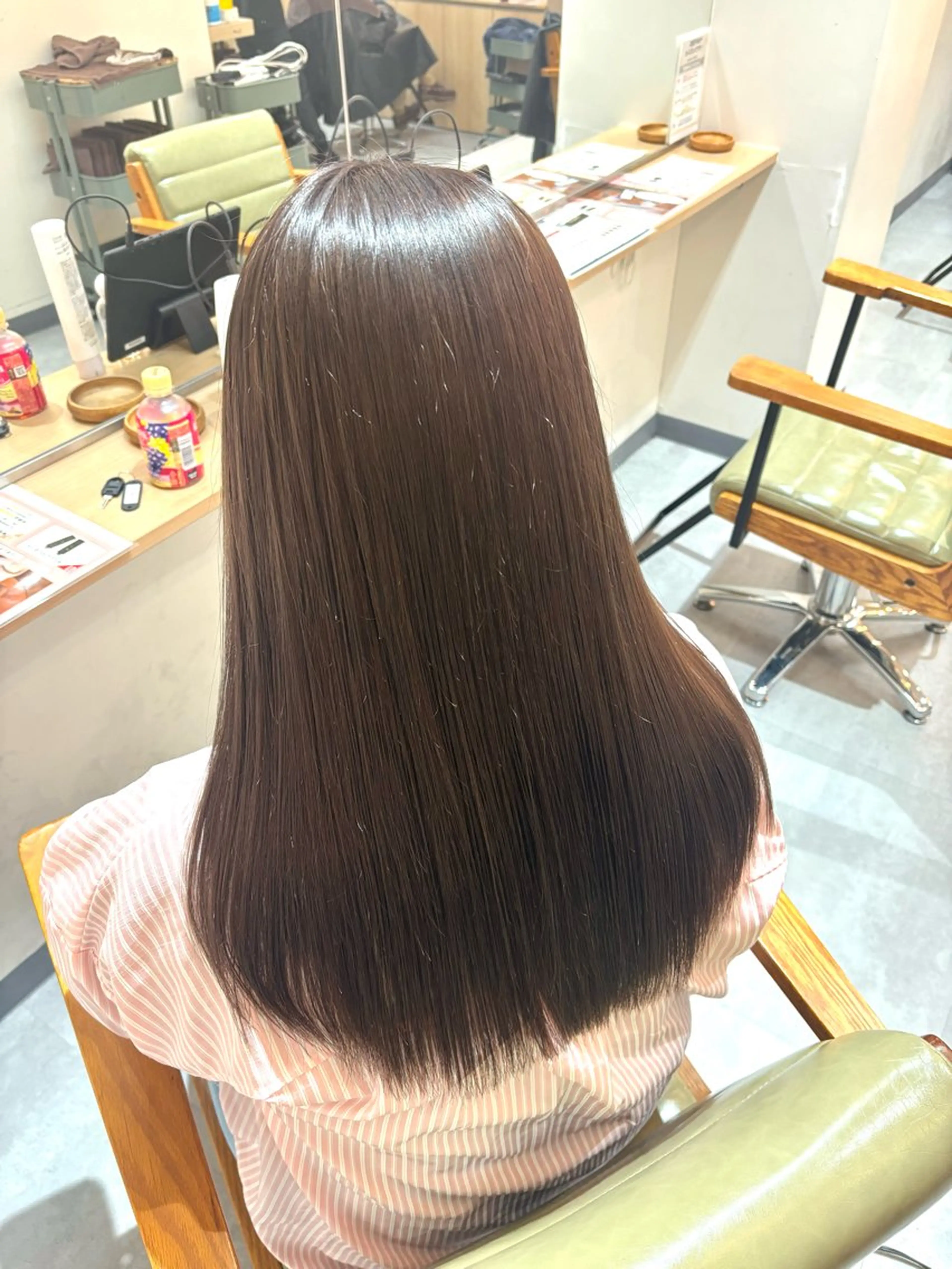 セミロング lou  by  revo所属・カット無料❗️🫧 由姫🫧のヘアスタイル