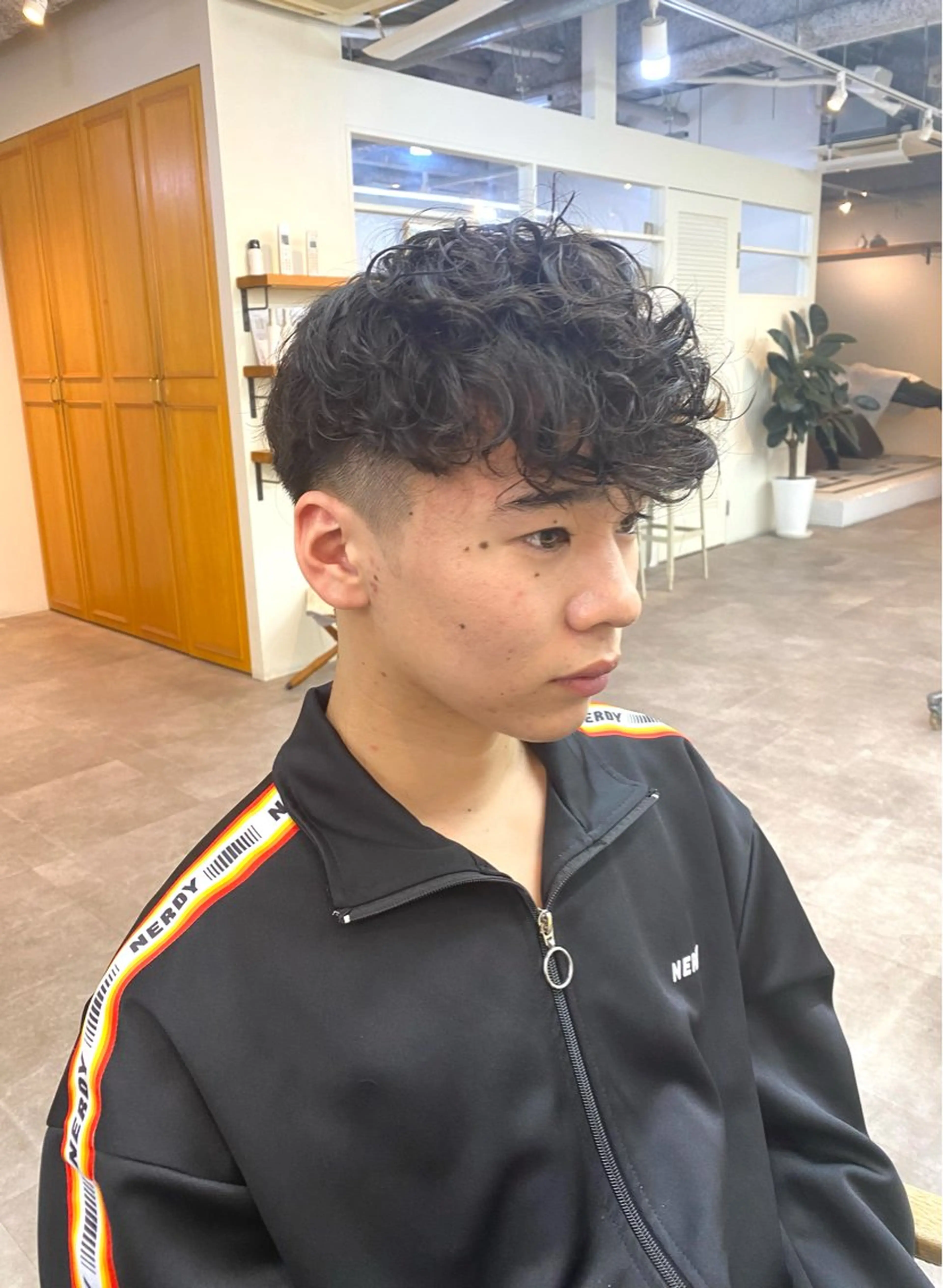 パーマ メンズ メンズパーマ スペインカール カット パーマ シャドウパーマ/ 波巻パーマYu-Kiのヘアスタイル