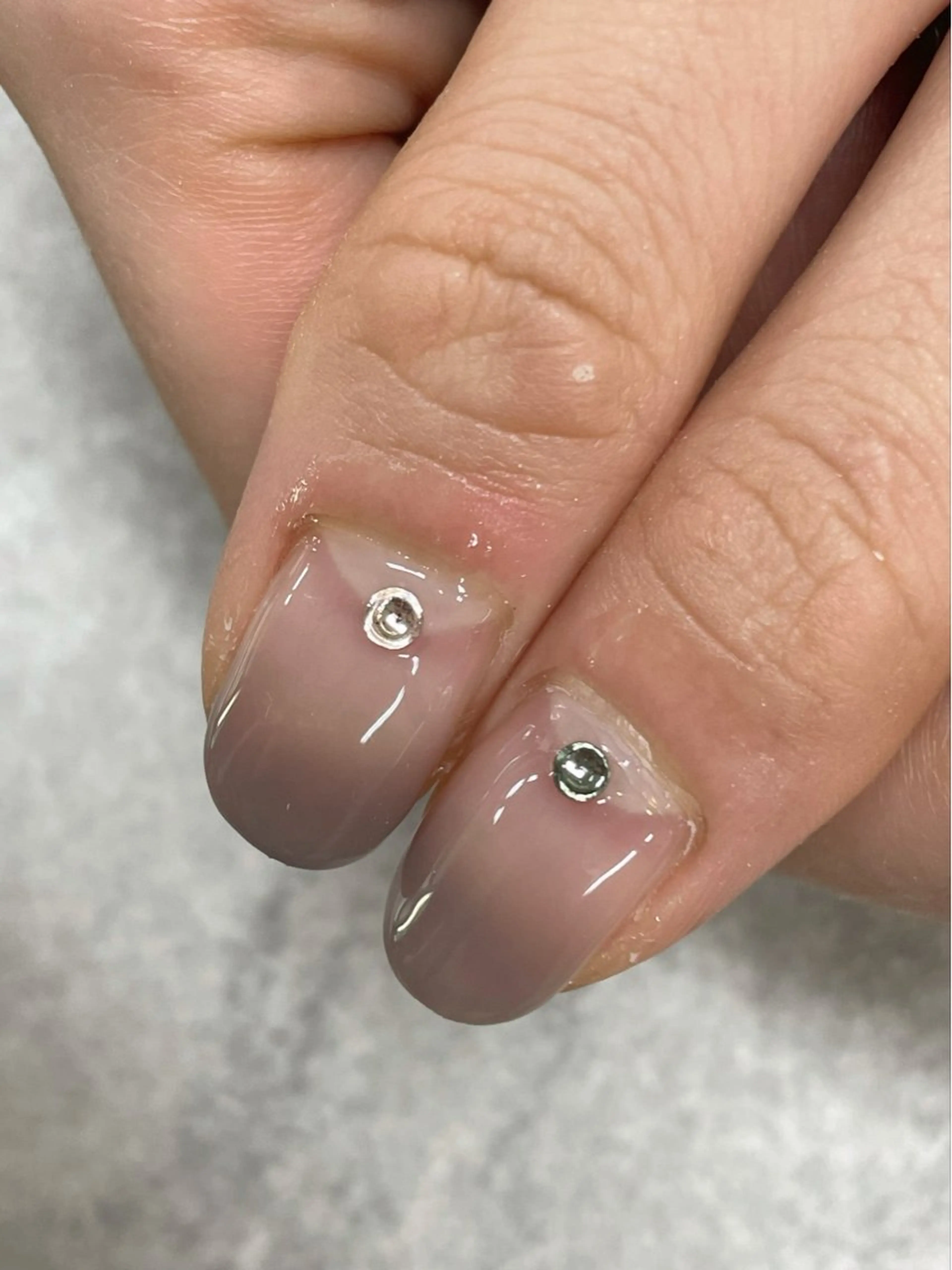 ネイル グラデーション ストーンネイル 冬ネイル clear yayoiのネイルデザイン