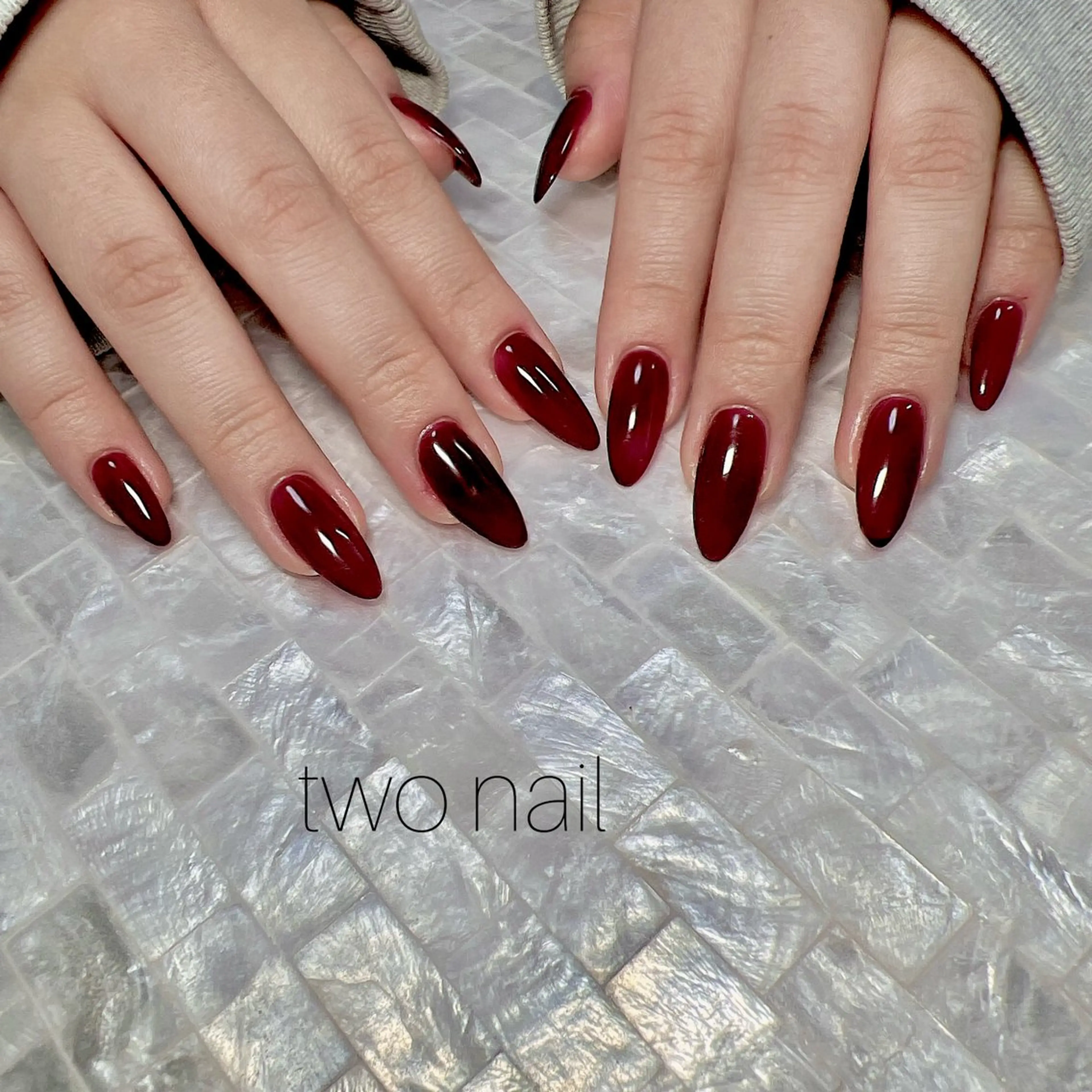 ネイル ネイルチップ ホワイト ハンドネイル two nailのネイルデザイン