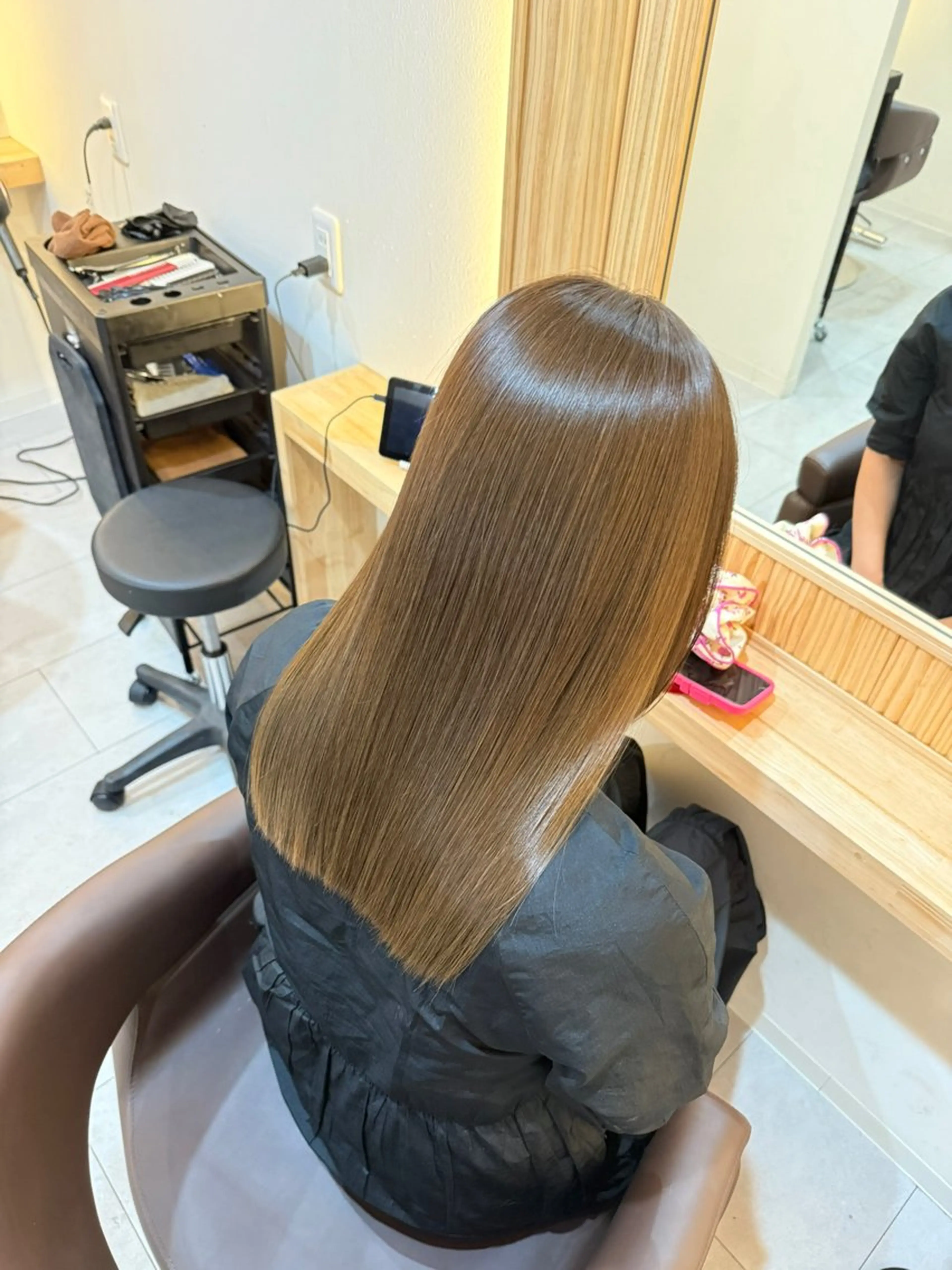 セミロング 伸ばしかけ 縮毛矯正 ヘアカラー トリートメント attrait南堀江所属・絹髪職人 KAISEI艶髪のヘアスタイル