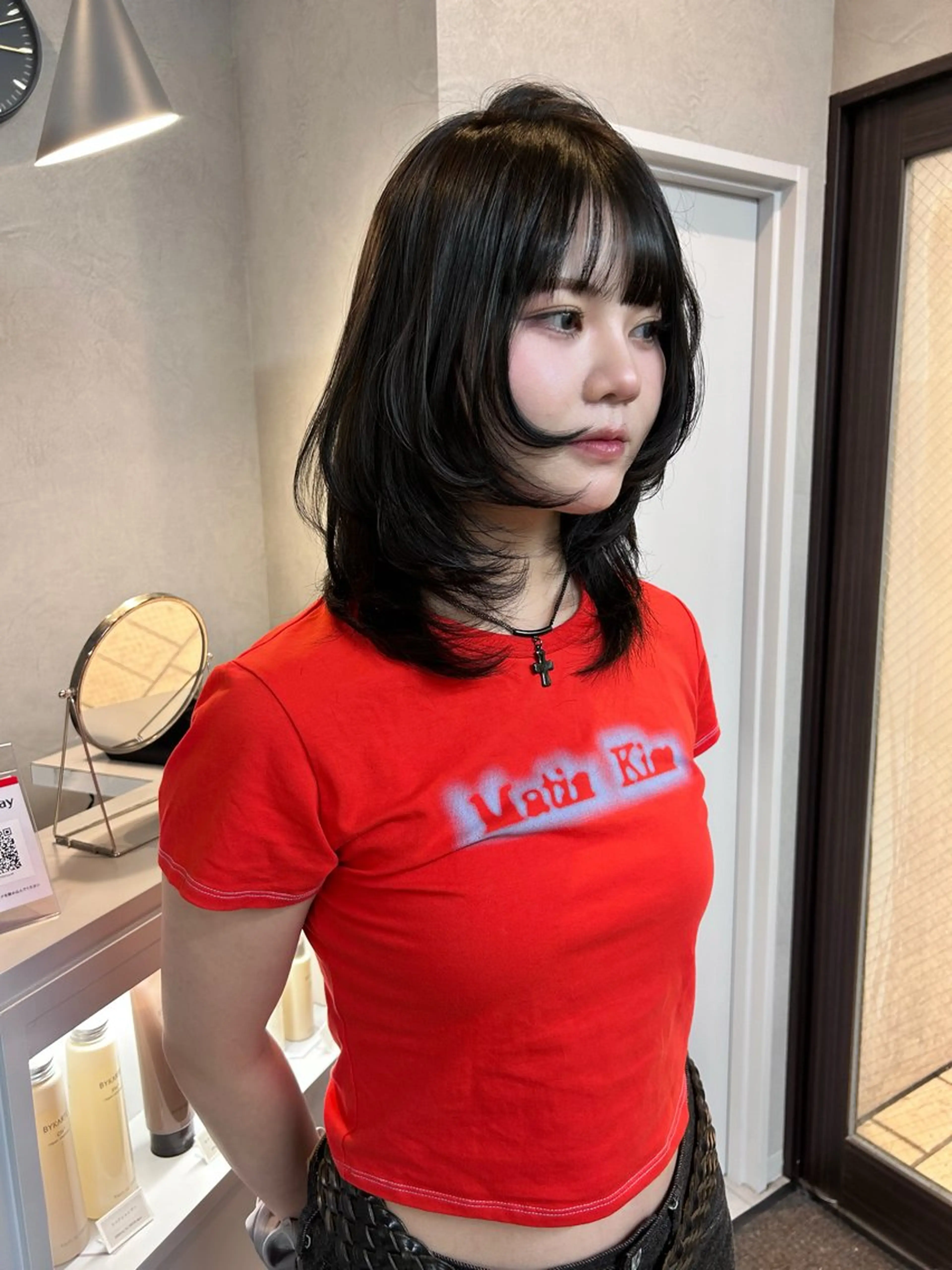 ミディアム カット moe🎀 透明感カラーのヘアスタイル