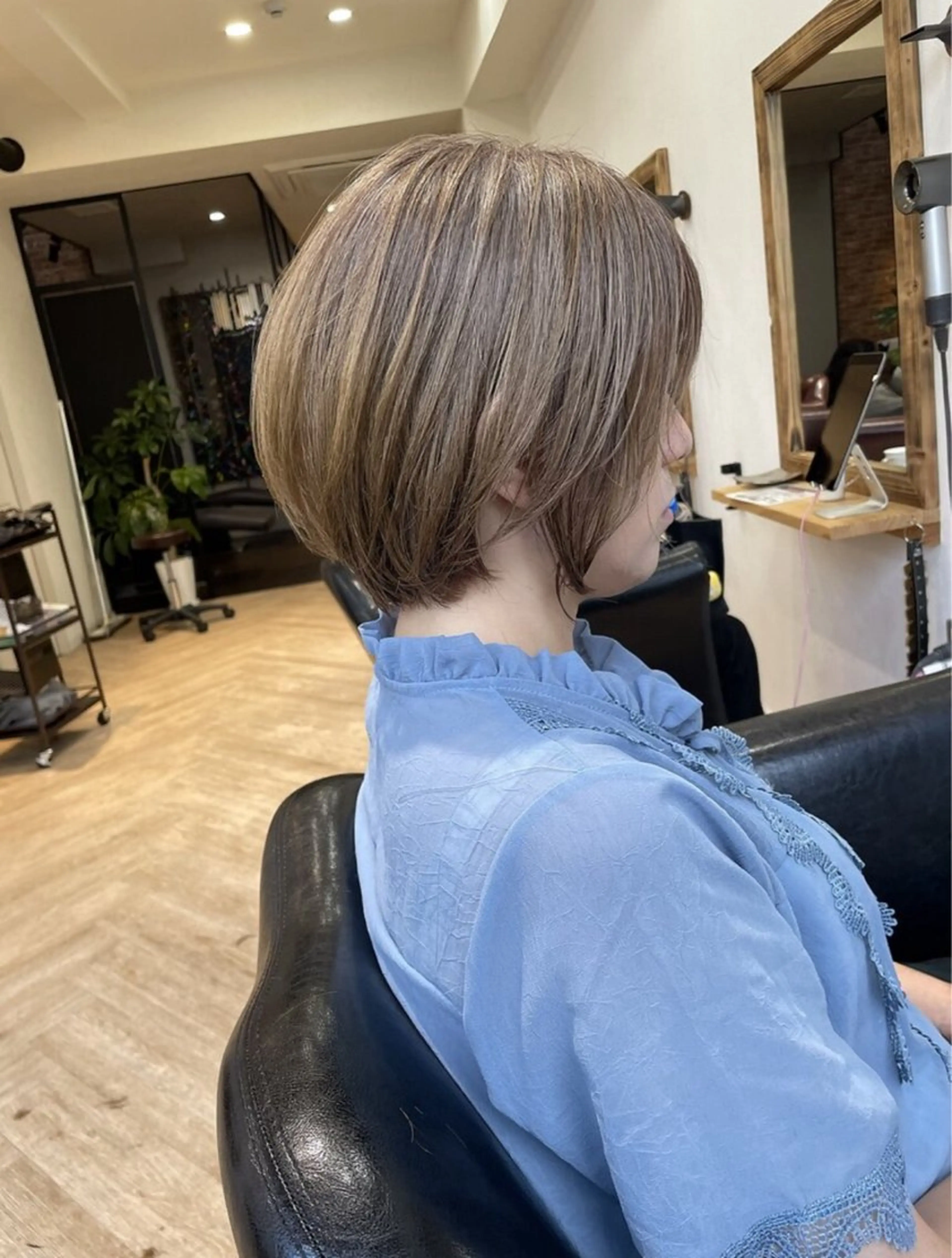 ショート カラー Heart's 白髪ぼかし/脱白髪染め/ショートボブ/髪質改善専門サロン 表参道【ハーツ】所属・白髪ぼかし 進藤恭市のヘアスタイル