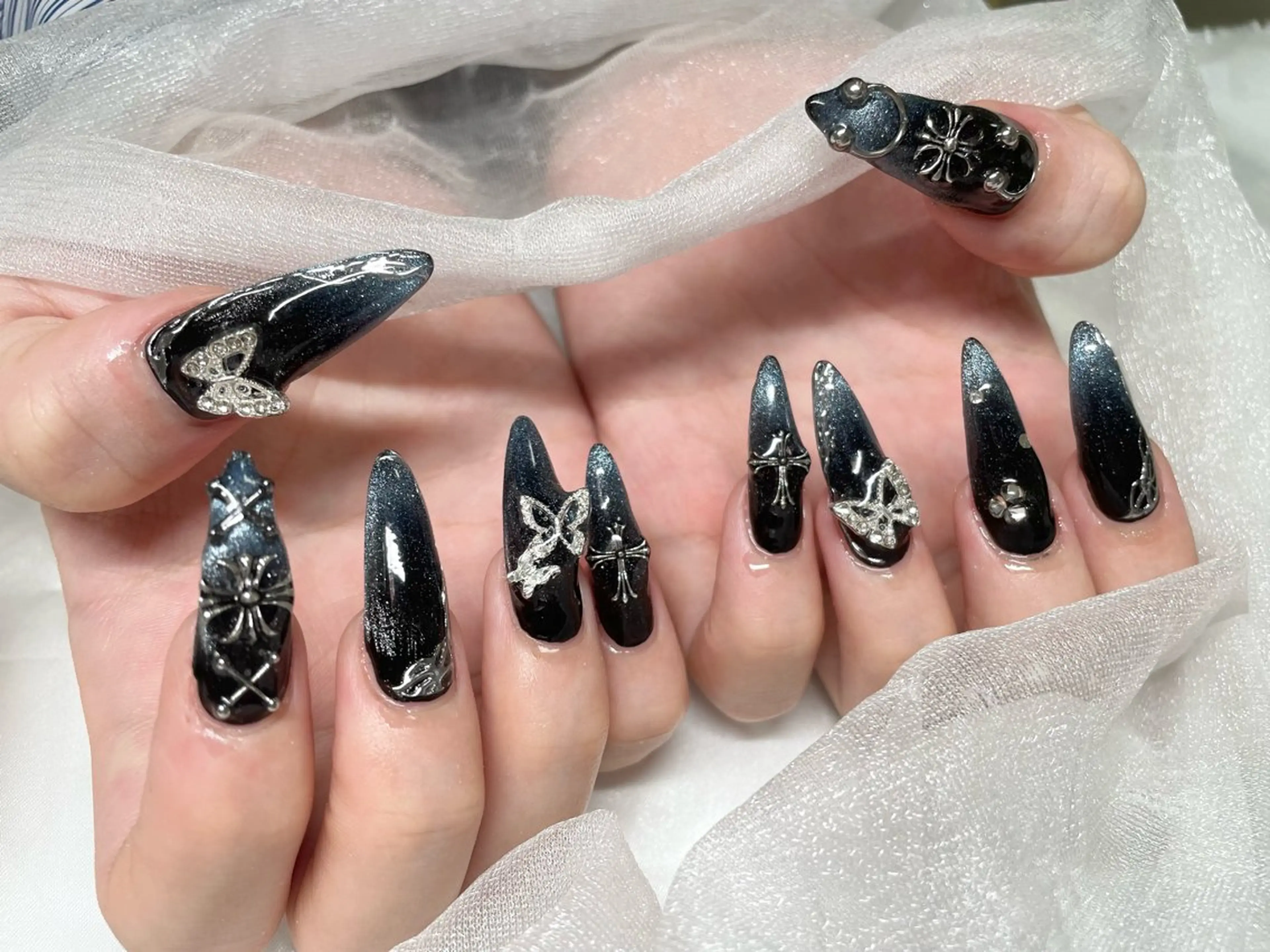ネイル ハンドネイル Roi〈ロワ〉 Minakoのネイルデザイン