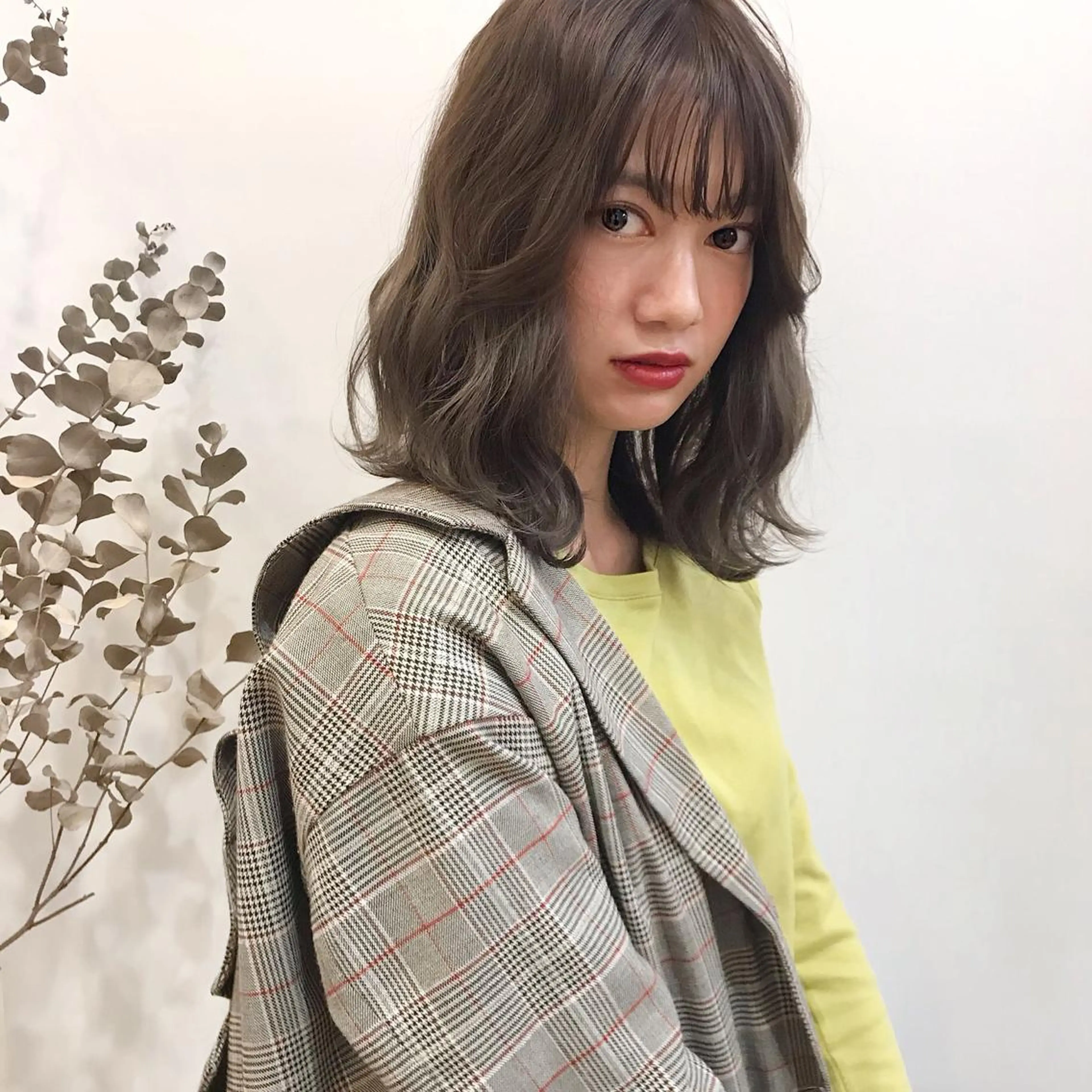 ブリーチなしカラー レイヤーカットのヘアスタイル