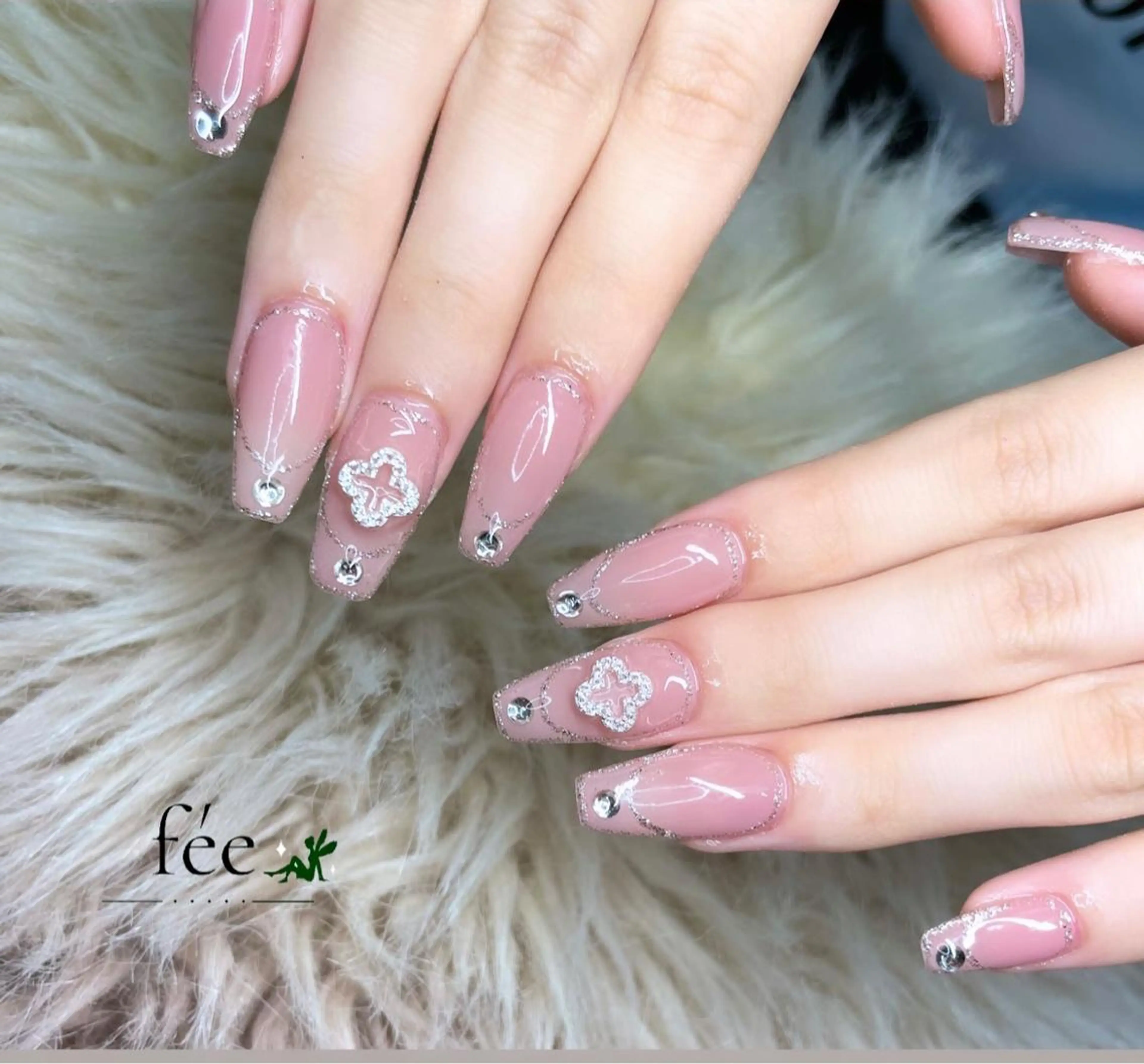 ネイル フットネイル ジェルネイル 韓国ネイル ラメ(グリッター) マグネットネイル ハンドネイル nail salon fee（フィー）のネイルデザイン